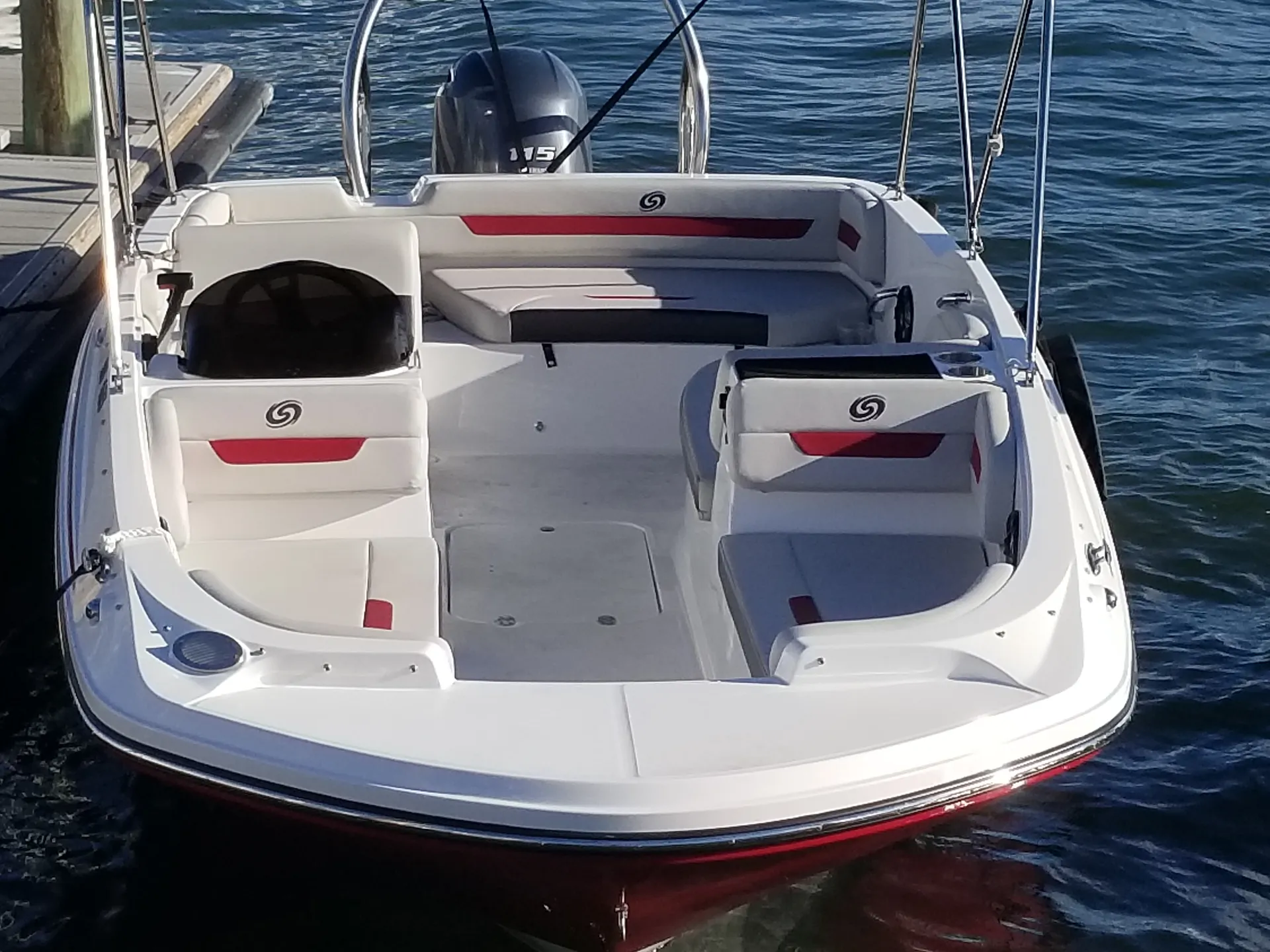 2022 Hurricane deck boat perfect  for the family.