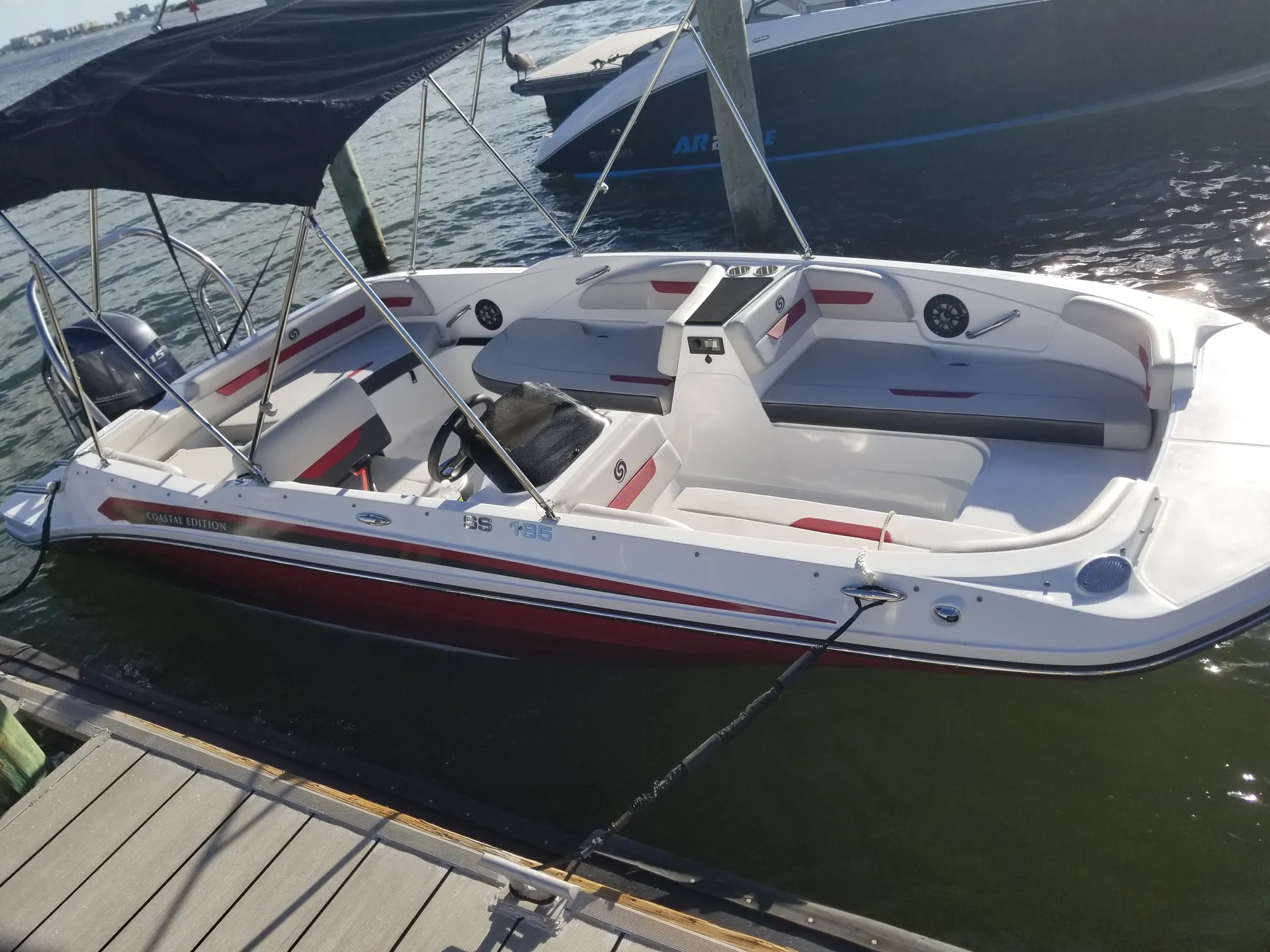 2022 Hurricane deck boat perfect  for the family.