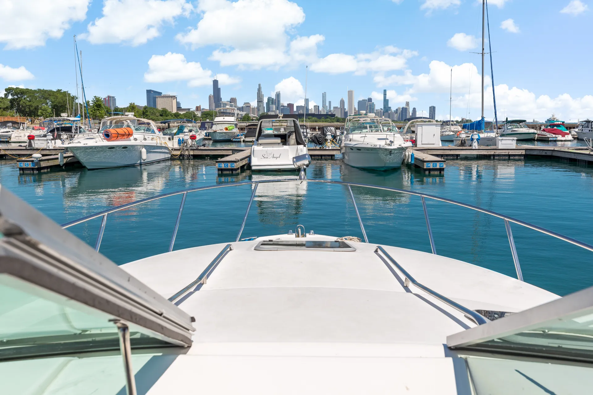 31ft Chaparral Yacht – Elegant Lake Michigan Luxury Cruise Chicago  