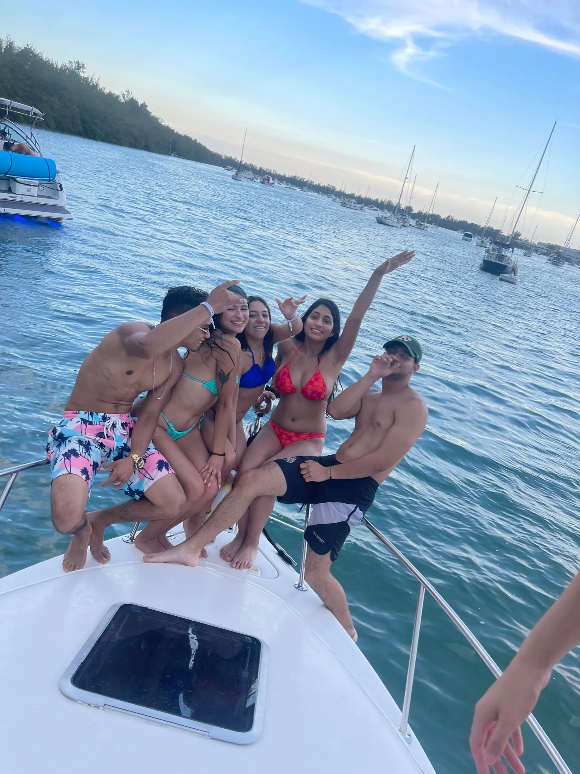 Chaparral Boats 260 ssi; in Miami, FL — photo 5