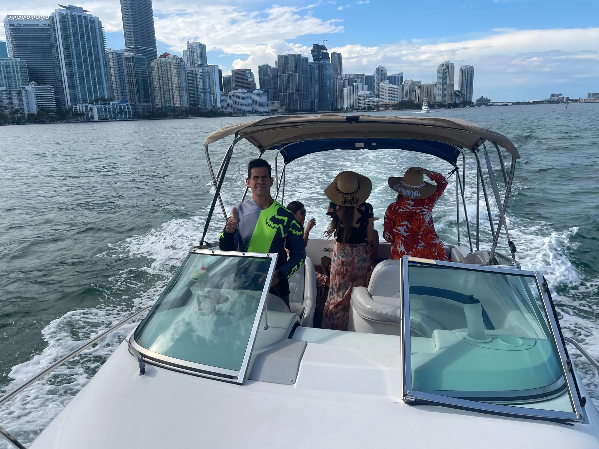 Chaparral Boats 260 ssi; in Miami, FL — photo 8