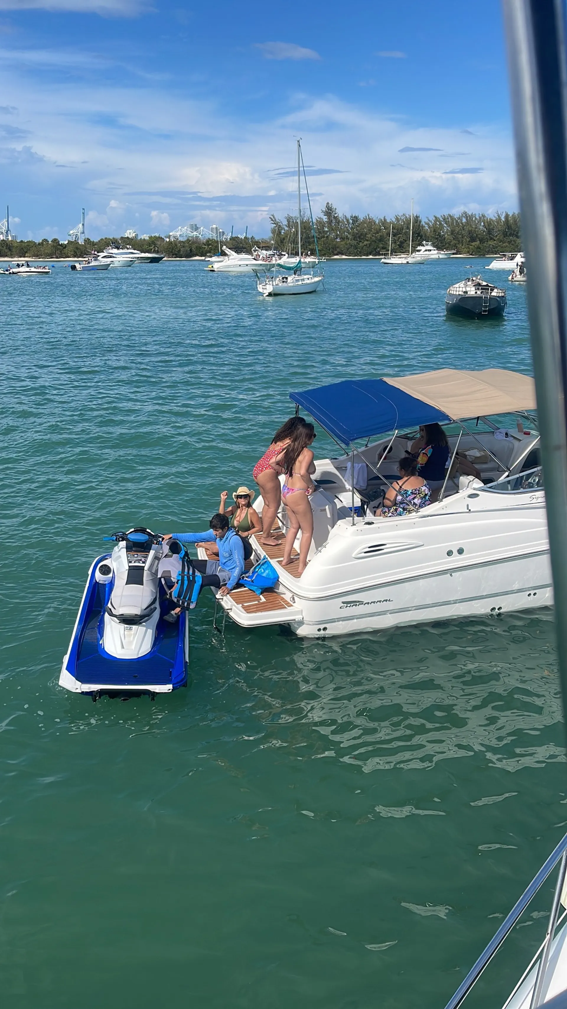 Chaparral Boats 260 ssi; in Miami, FL — photo 10