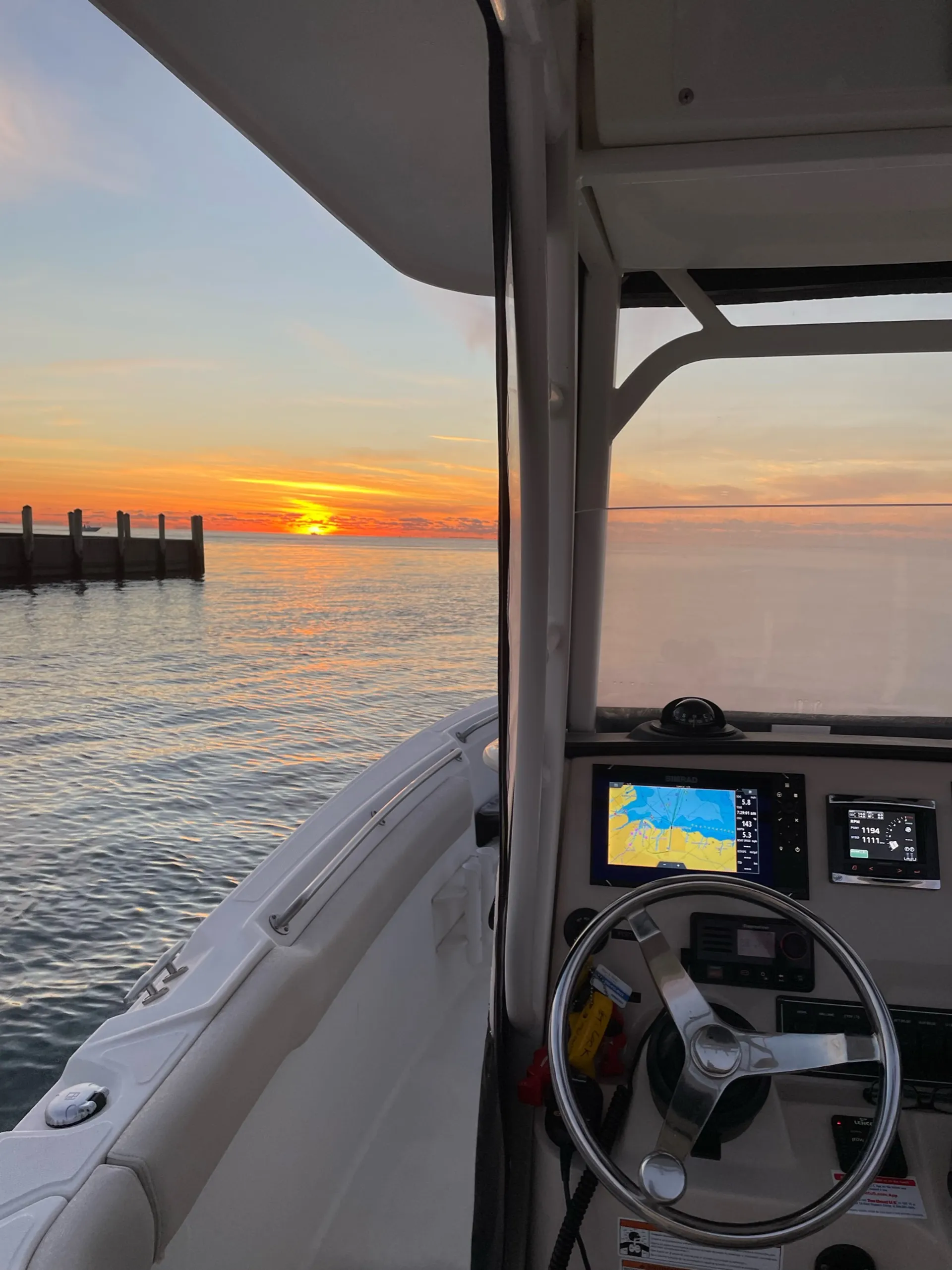 BOSTON WHALER 230 OUTRAGE in Bay Shore, NY — photo 7