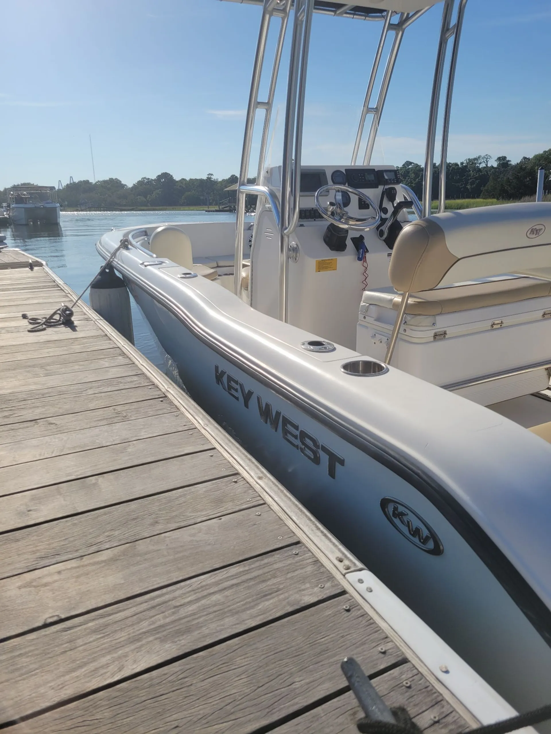 KEY WEST 203FS - Captained - Cruise, Fish, Party!