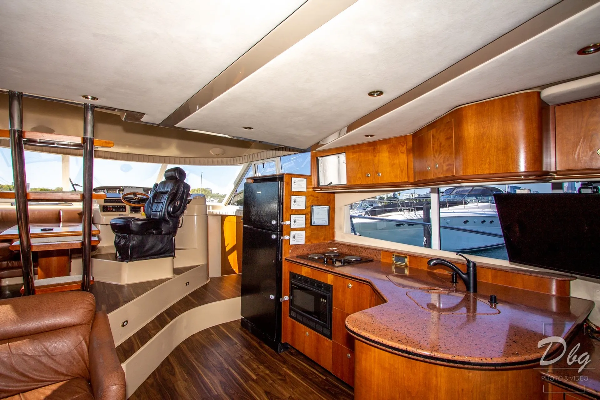 53' Multi-level Luxury Yacht w/Flybridge; Sundeck 