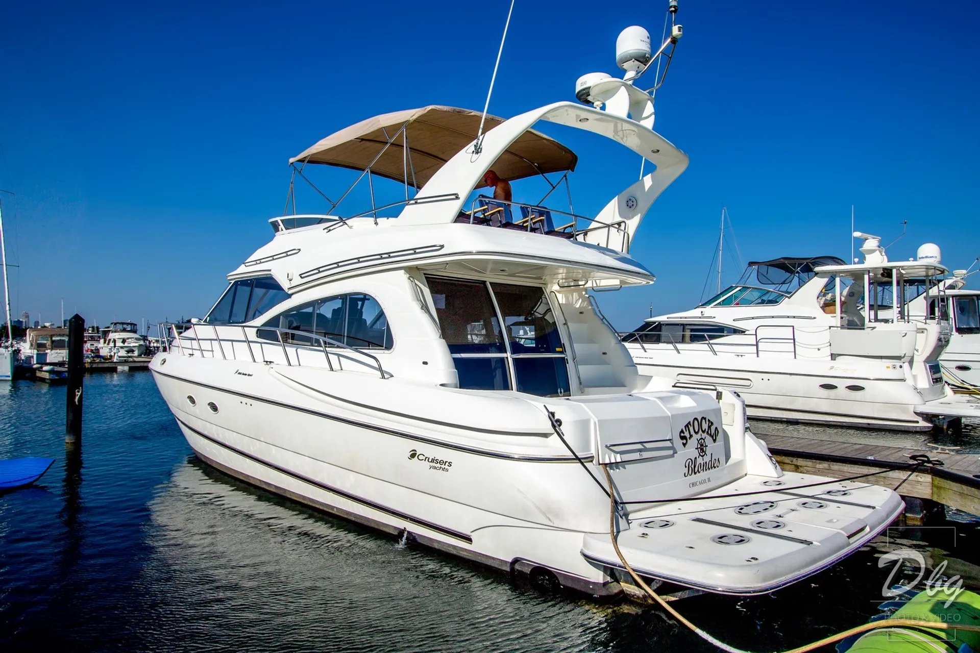53' Multi-level Luxury Yacht w/Flybridge; Sundeck 