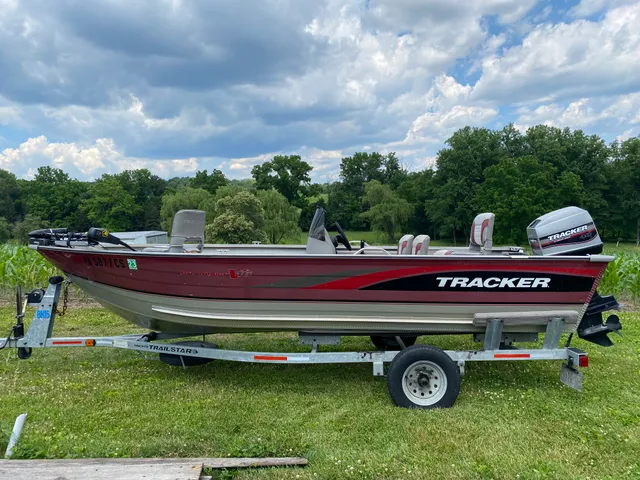 Rent a Tracker by Tracker Marine angler in Bath, PA near me