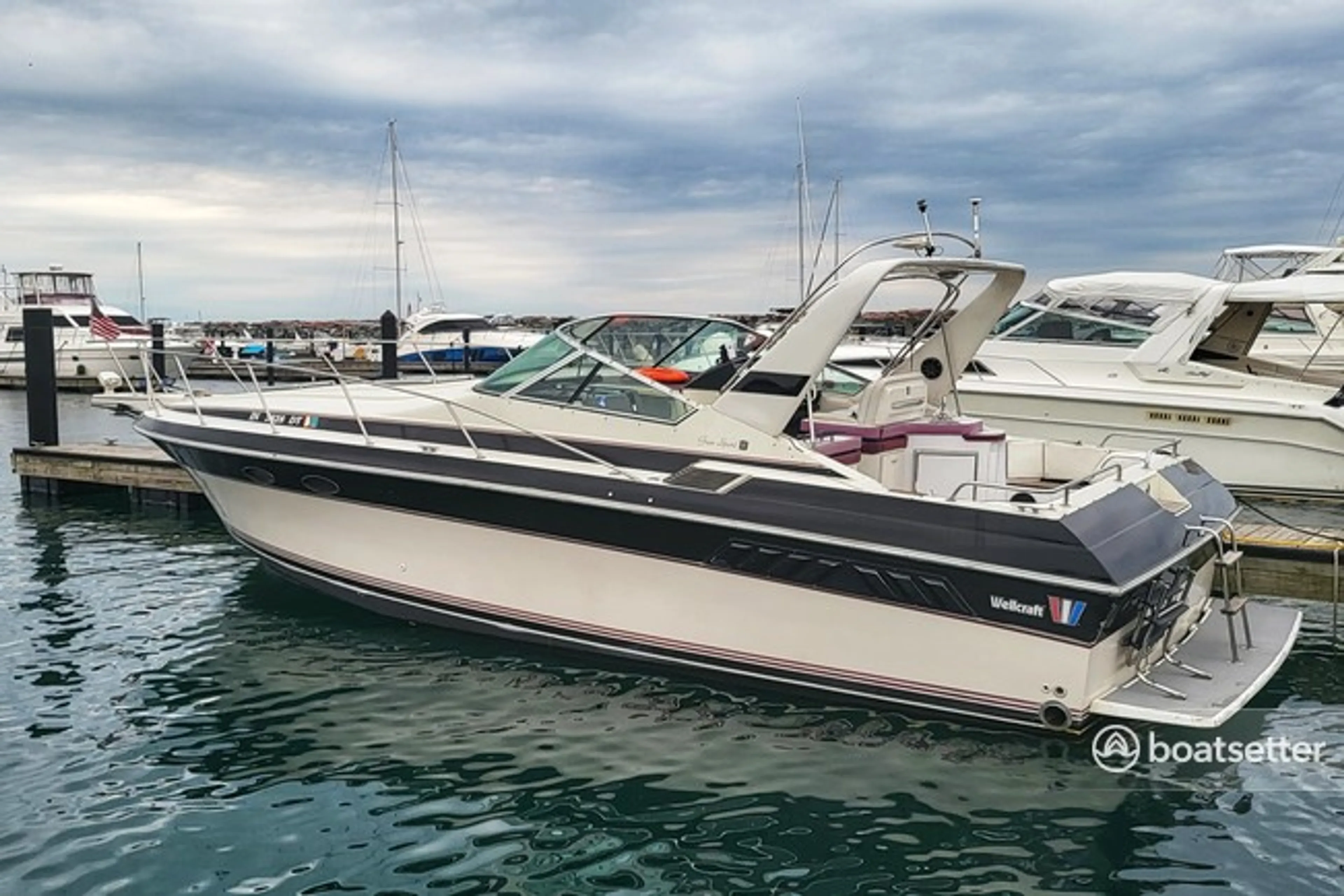 Rent a Wellcraft 3400 Grand Sport in Chicago, IL on Boatsetter