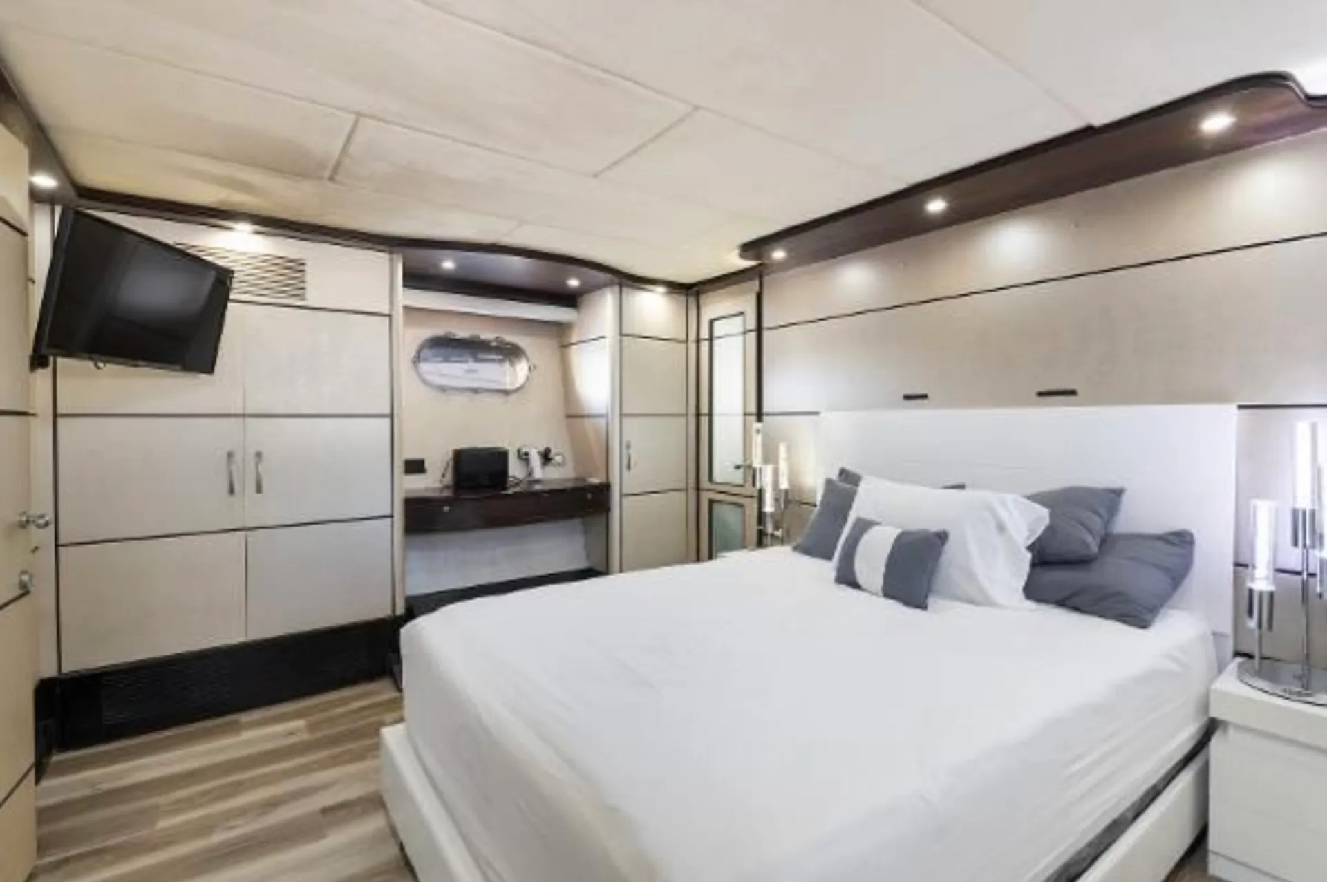 Rodman 105 in Miami Beach, FL — photo 5