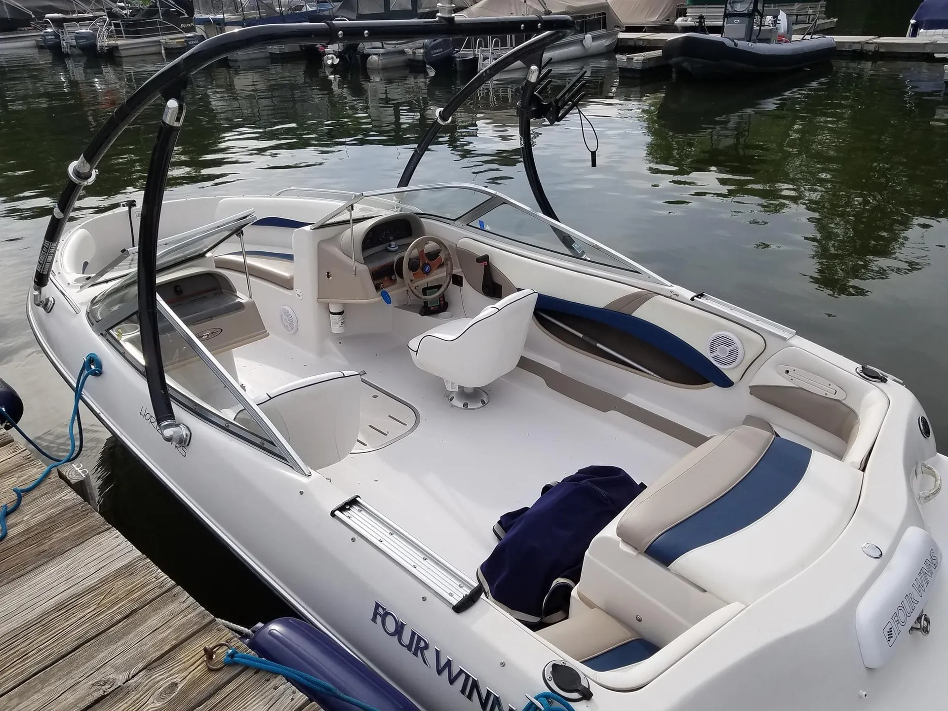 FOUR WINNS BOATS HORIZON RS W/TRAILER in Wolcott, CT — photo 2