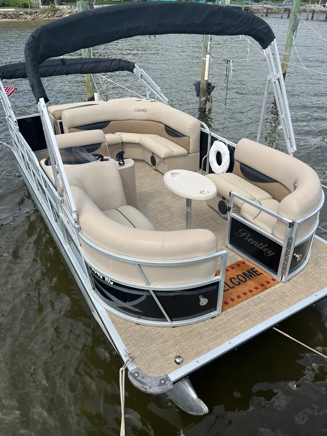 Rent a ENCORE BENTLEY pontoon in Jupiter, FL near me