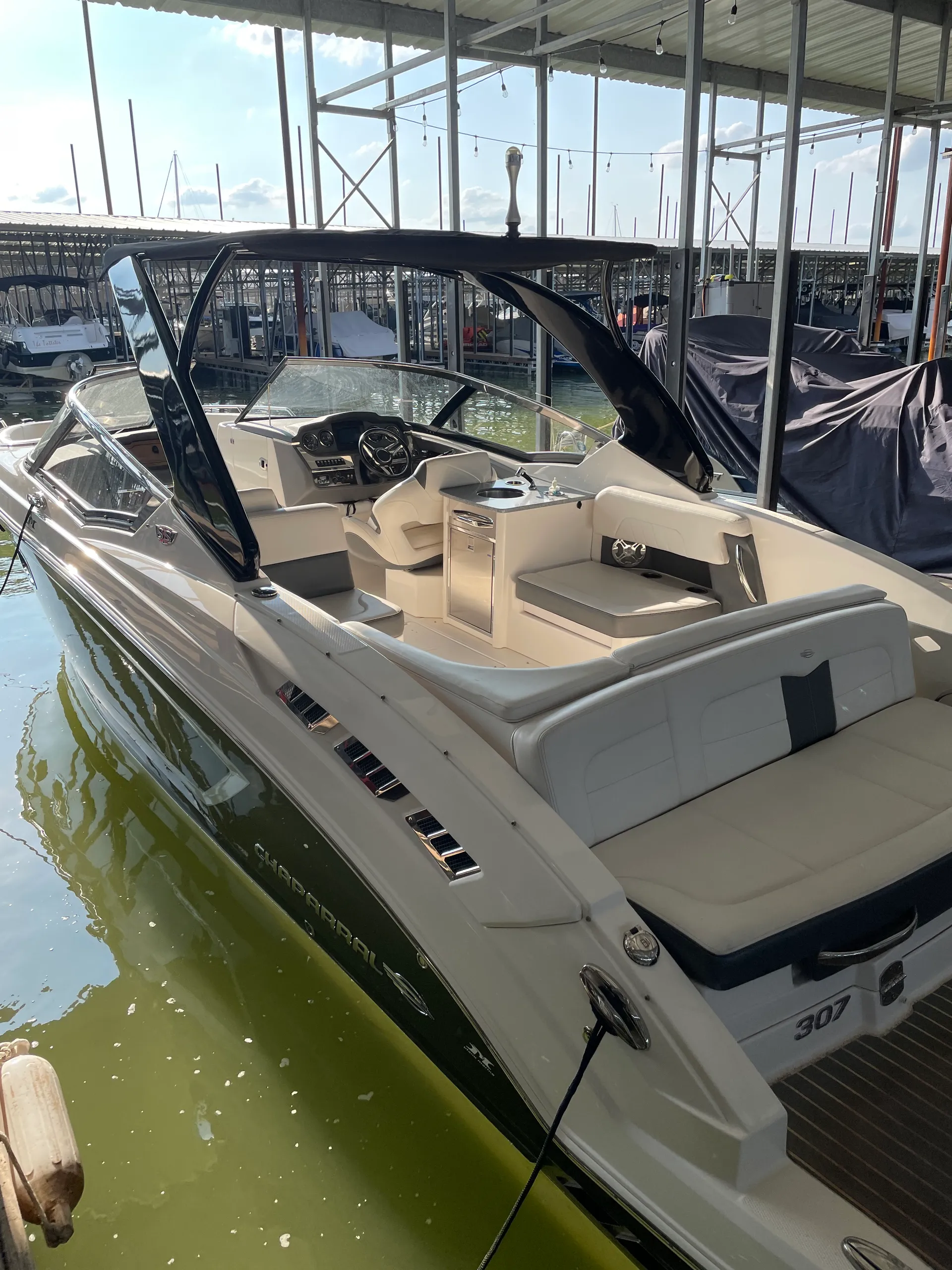 Chaparral Boats 327 SSX Axius in Edgewater, MD — photo 2