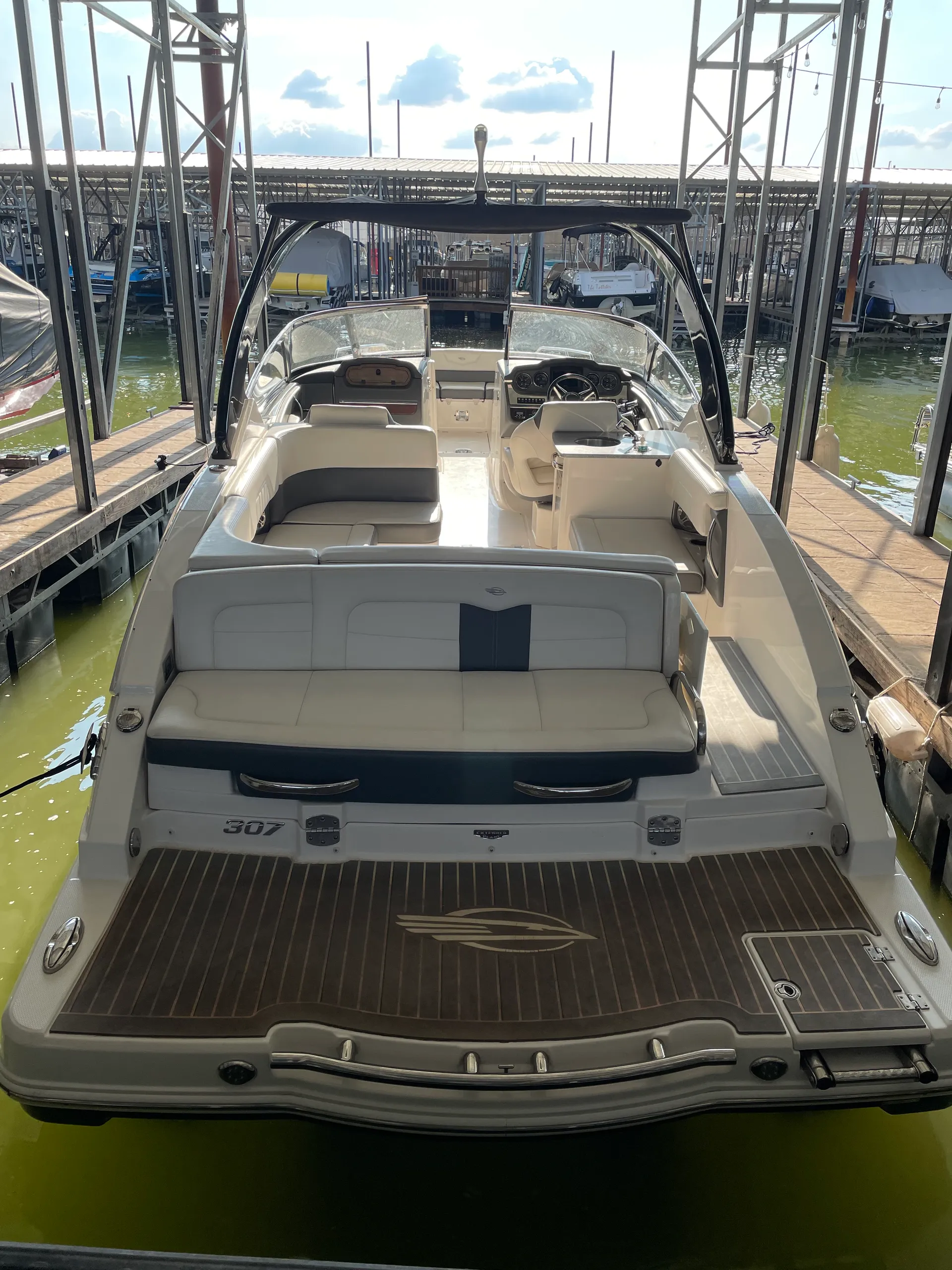 Chaparral Boats 327 SSX Axius in Edgewater, MD — photo 3