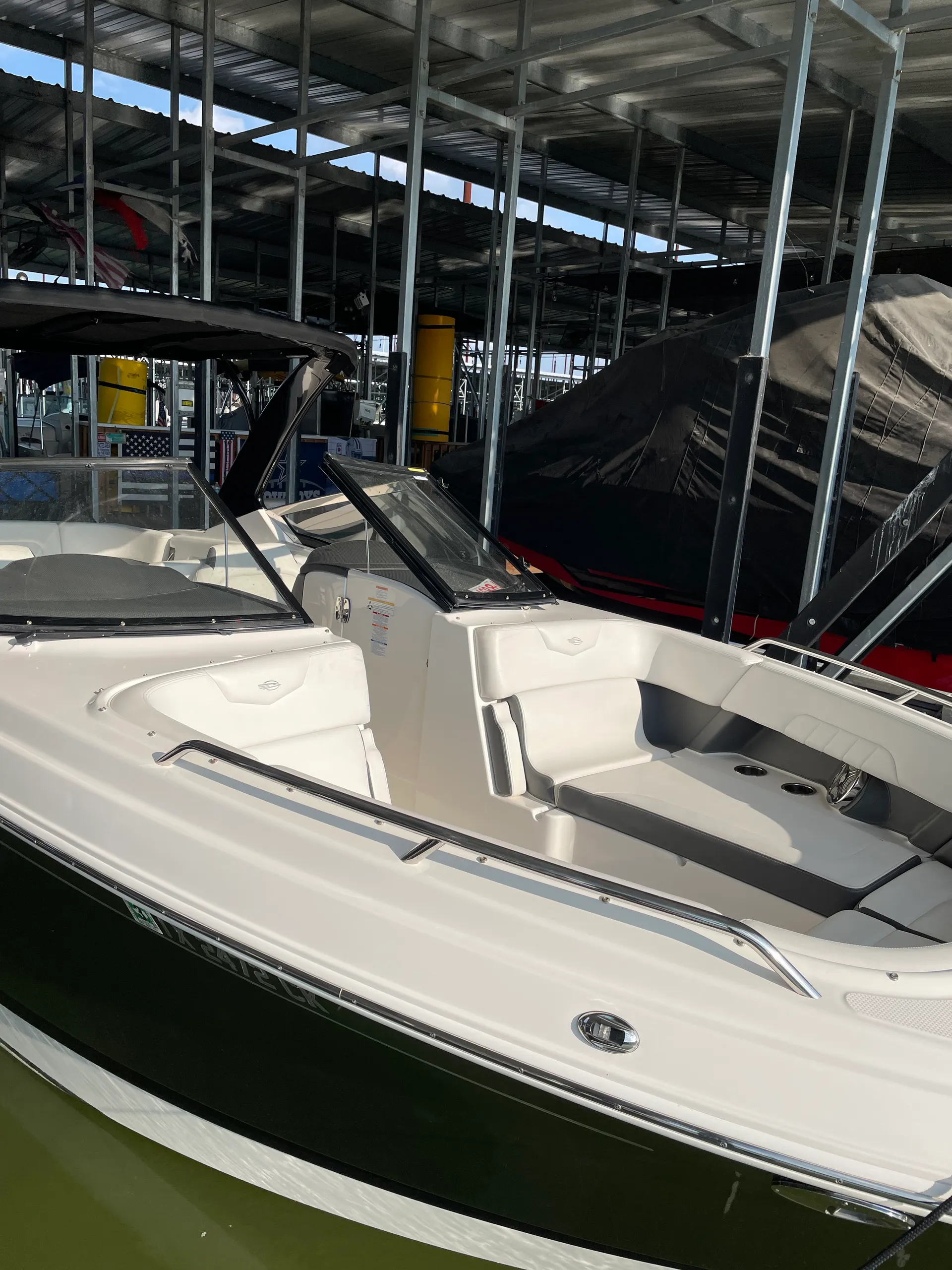 Chaparral Boats 327 SSX Axius in Edgewater, MD — photo 4