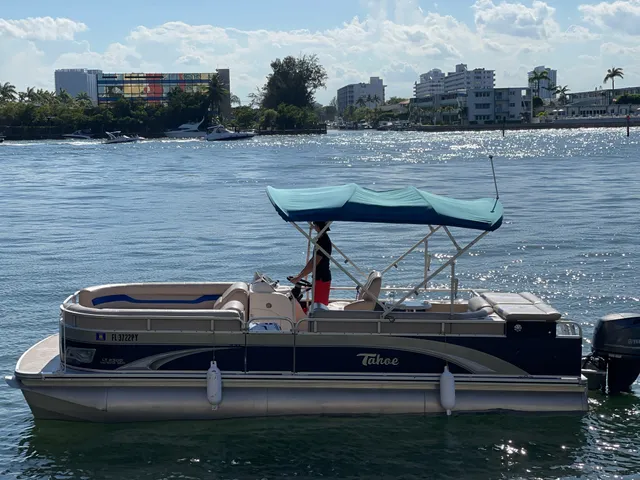 Rent a TAHOE pontoon in Hollywood, FL near me