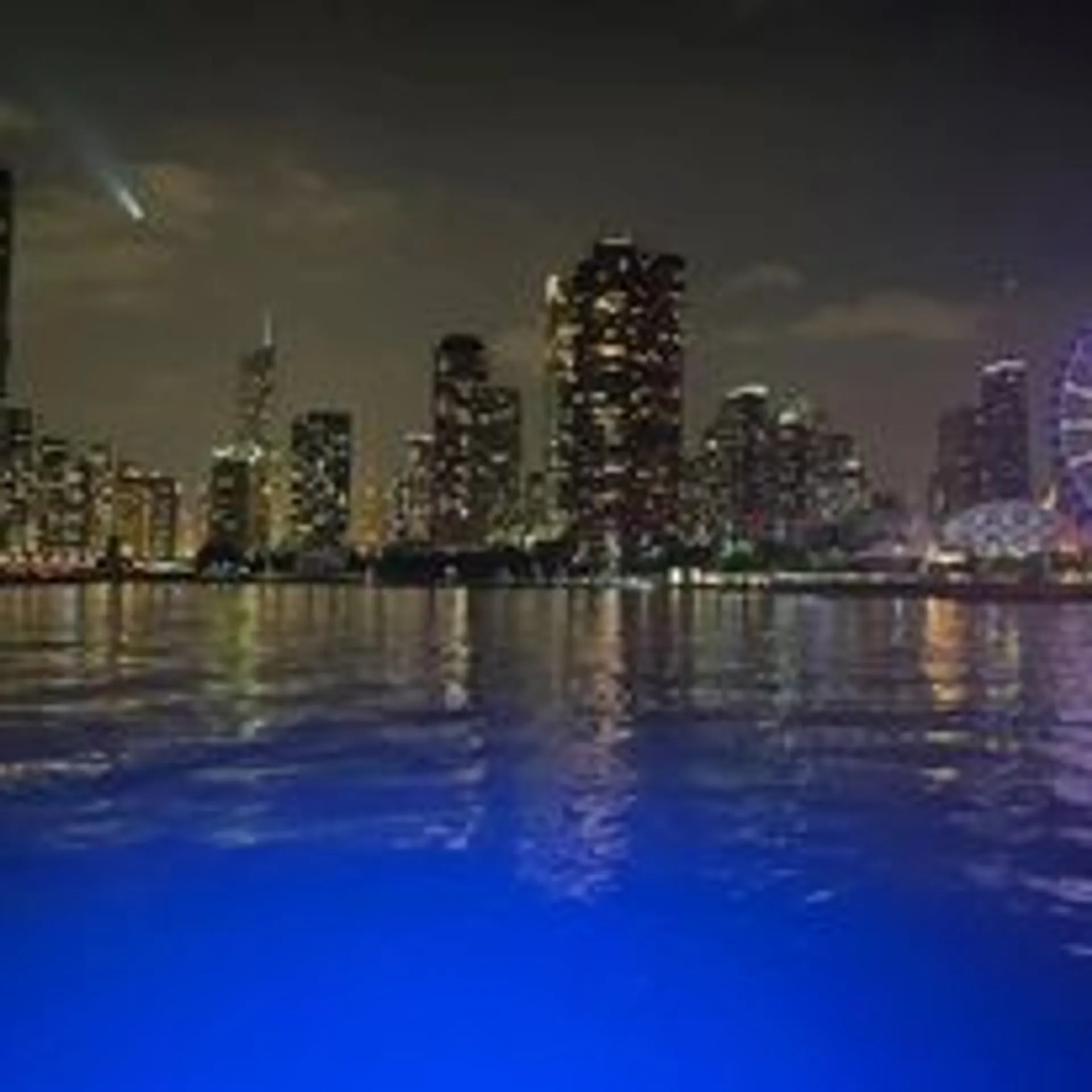 31ft Chaparral Yacht – Elegant Lake Michigan Luxury Cruise Chicago  