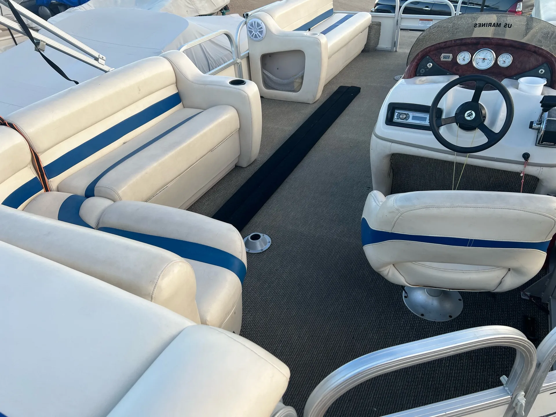 Sun Tracker by Tracker Marine Party Barge 24 Classic w/60ELPT 4-S in Glendale, AZ — photo 5