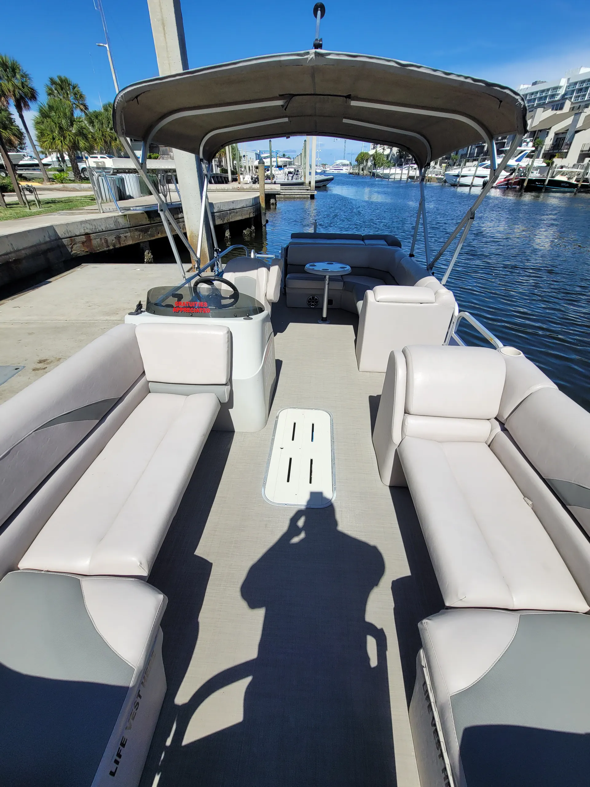 Come have fun with us. Boat come with captain included in price 