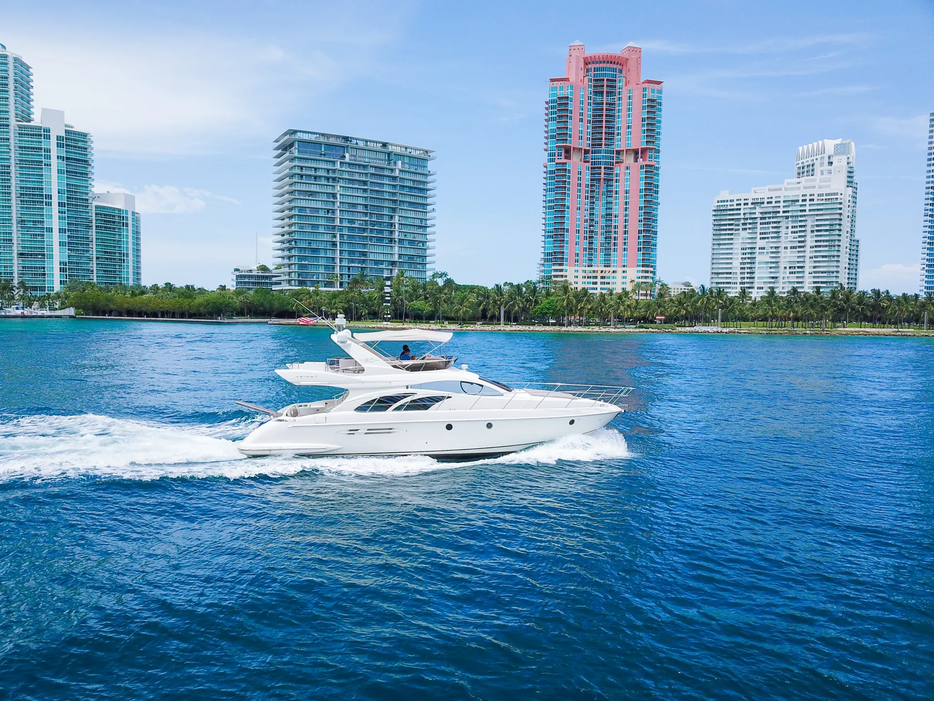 Rent this Azimut 50 in Miami Beach! With free 1 hour jet ski!!!