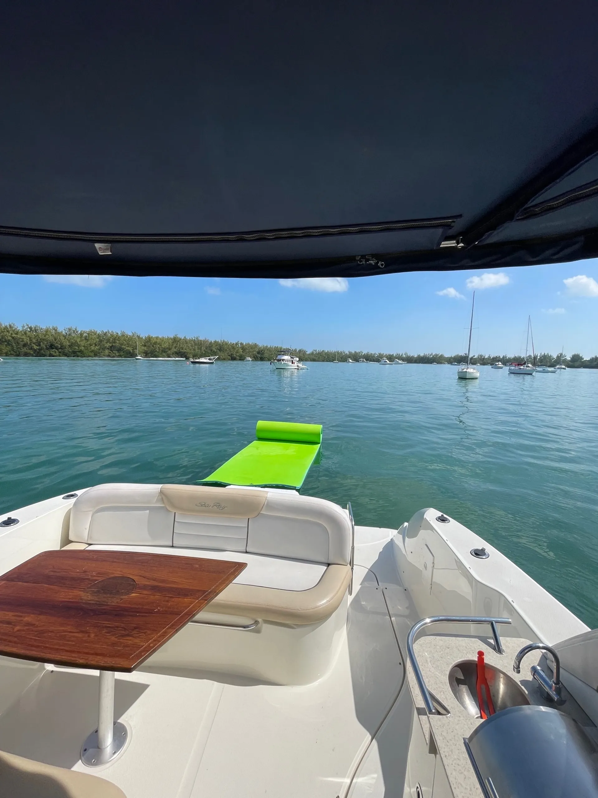 Sea Ray Boats 330 Sundancer in Miami, FL — photo 6
