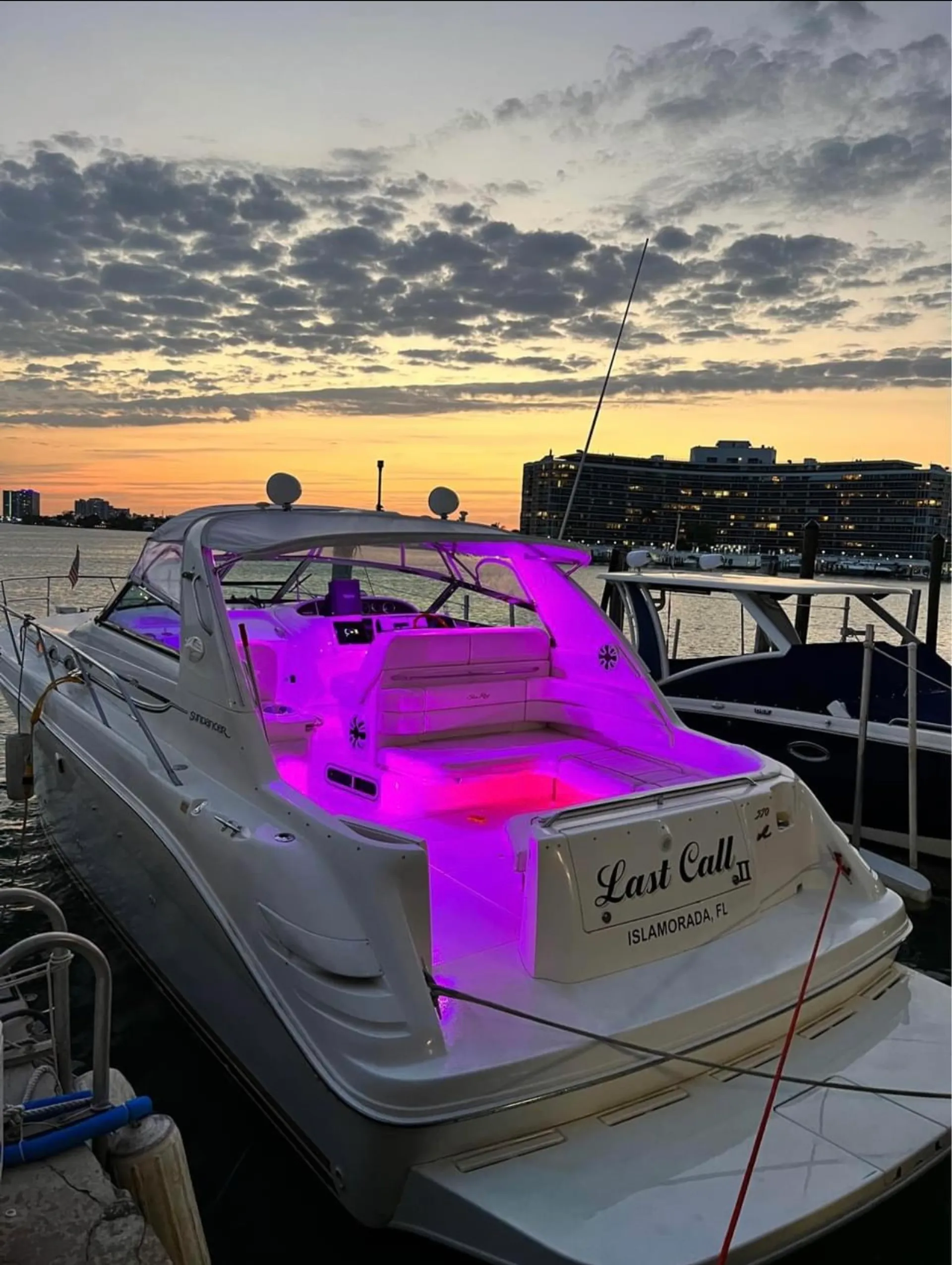 Sea Ray Boats 400 Sundancer in Fort Lauderdale, FL — photo 4