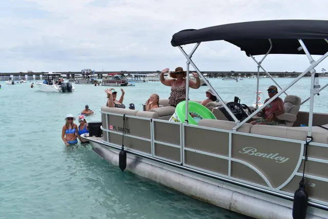 Rent a ENCORE BENTLEY pontoon in Fort Walton Beach, FL near me