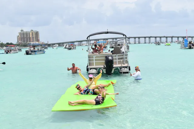 Rent a ENCORE BENTLEY pontoon in Fort Walton Beach, FL near me