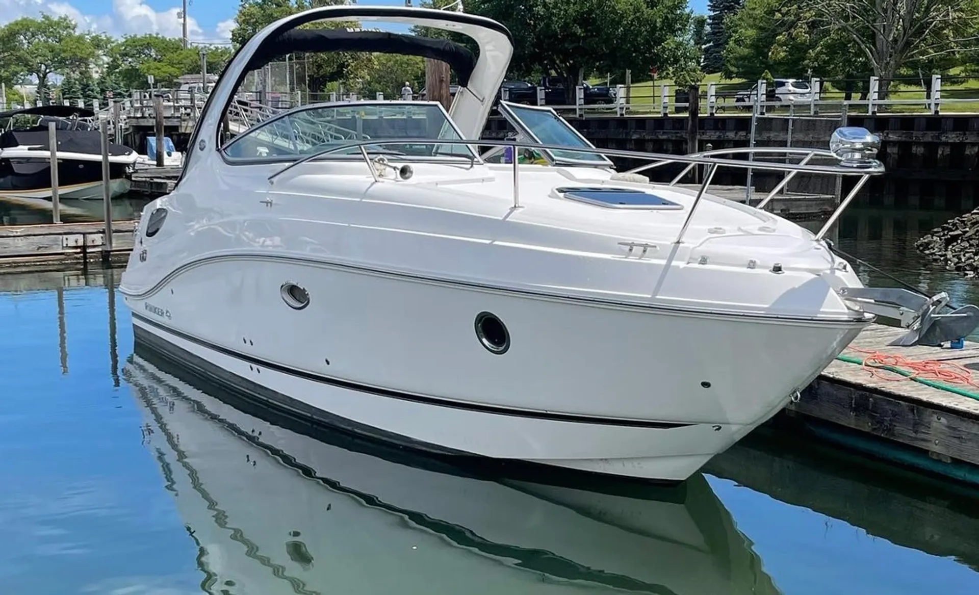 Rinker Boats 290 Express Cruiser in Stamford, CT — photo 7