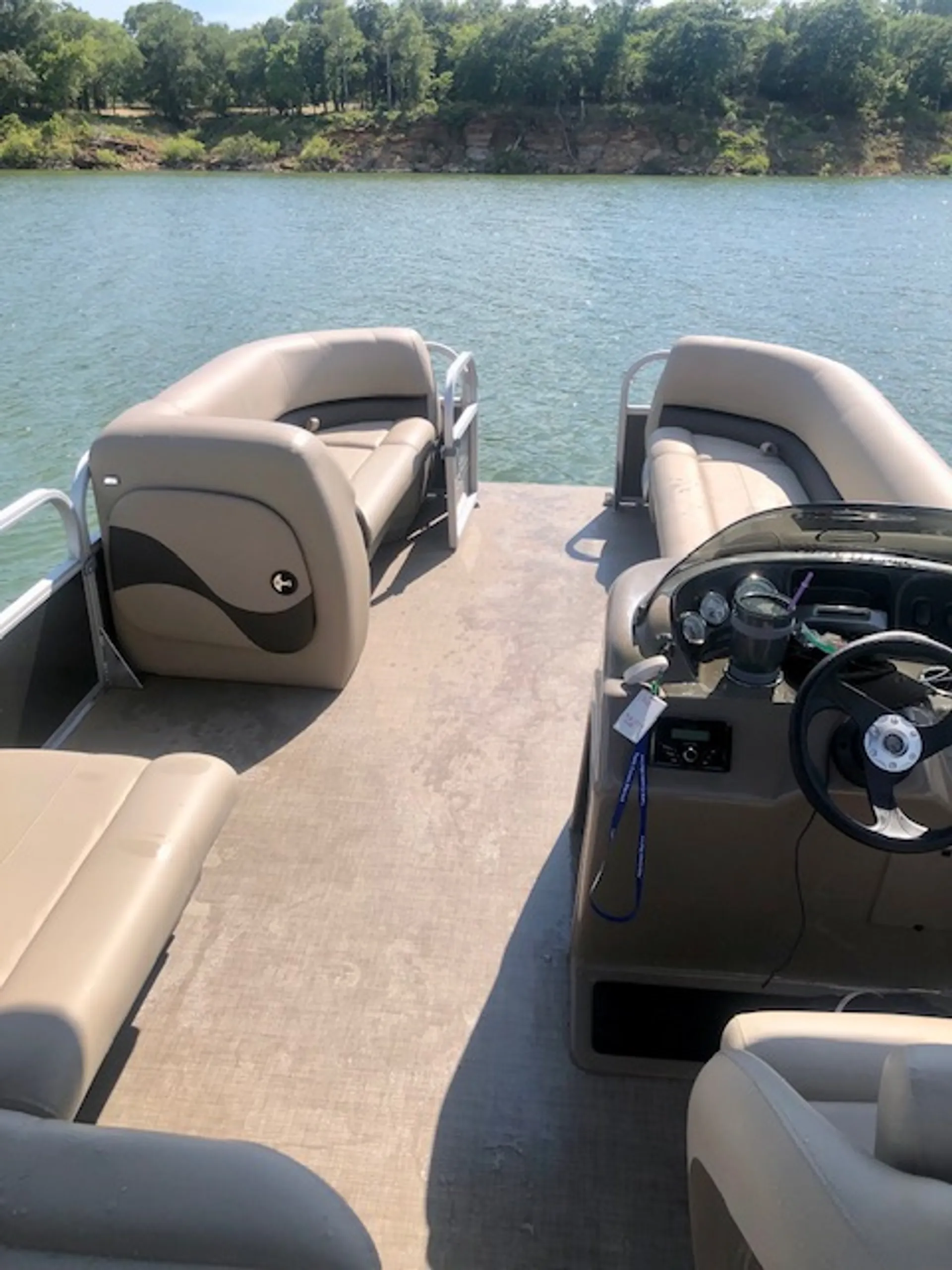 SUN TRACKER PARTY BARGE 18 DLX in Flower Mound, TX — photo 5