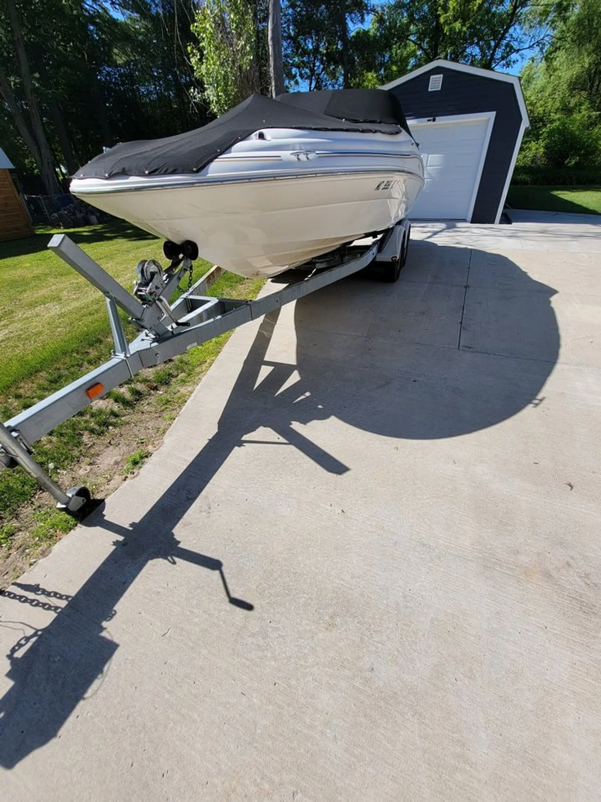 Sea Ray Boats 210 Sundeck in Boyne City, MI — photo 4