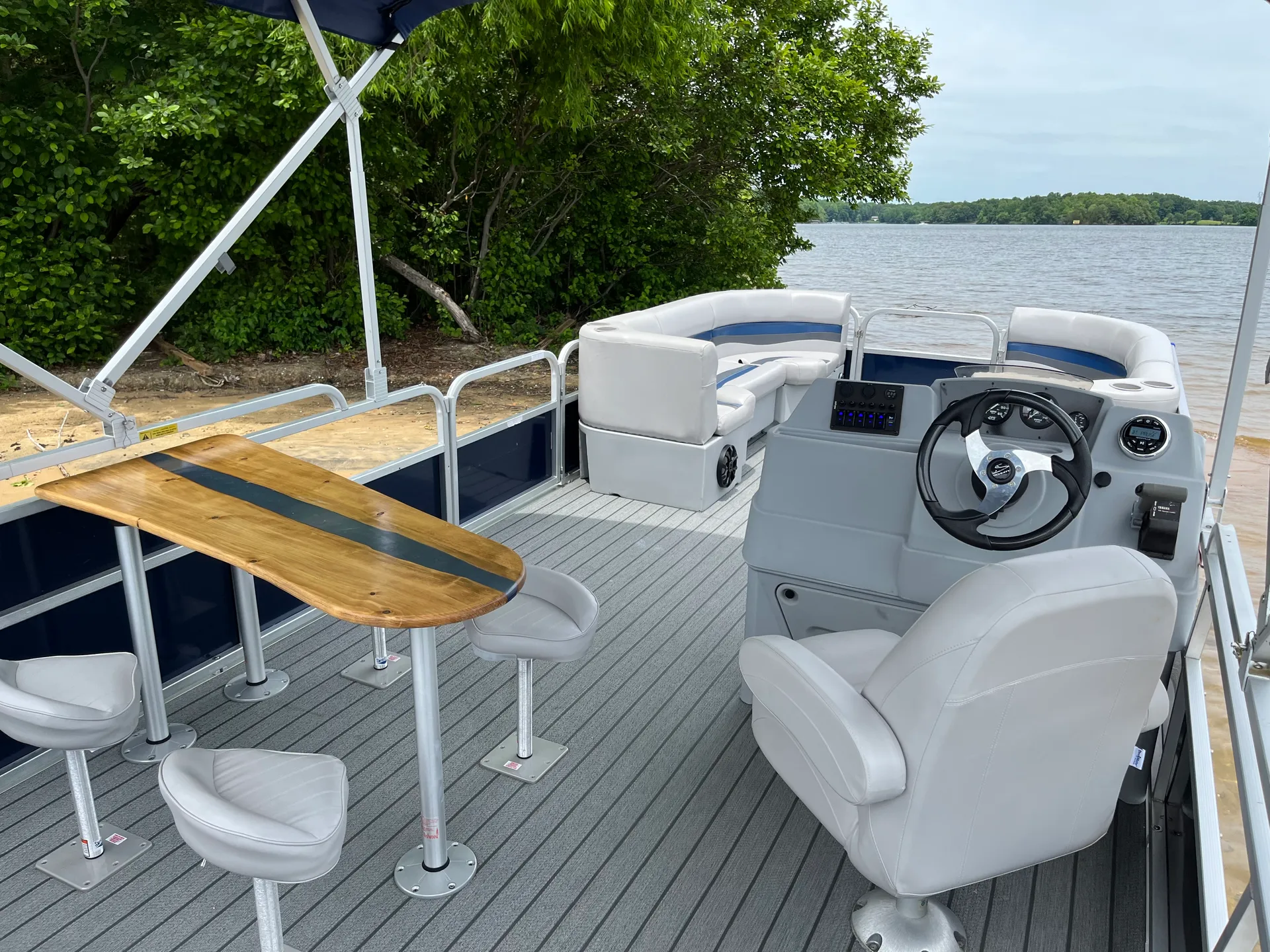 Suncatcher / G3 Boats Sun Catcher in Mineral, VA — photo 3