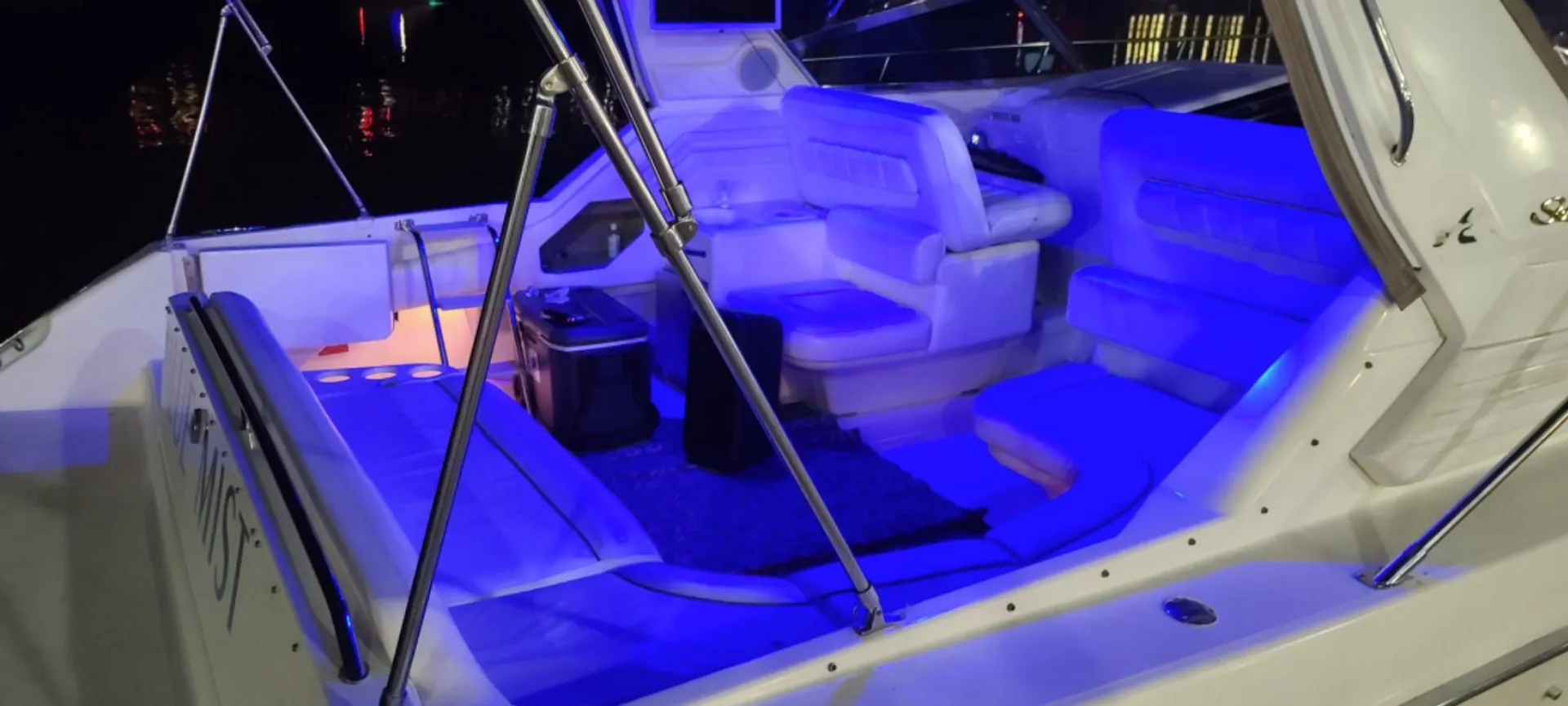 Sea Ray Boats 400 Express Crusier in Washington, DC — photo 2