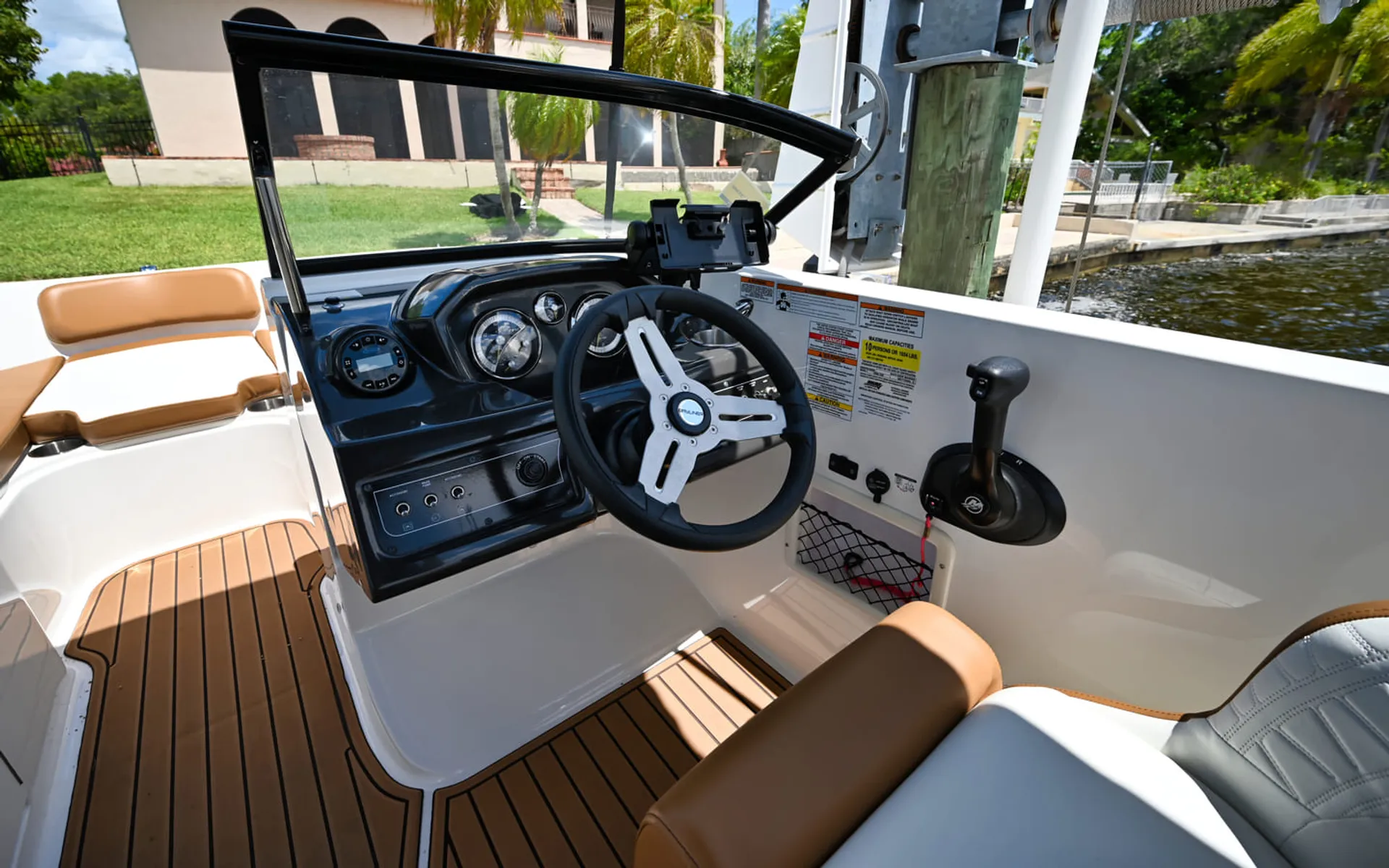 BAYLINER VR6 BOWRIDER OB in Cape Coral, FL — photo 2