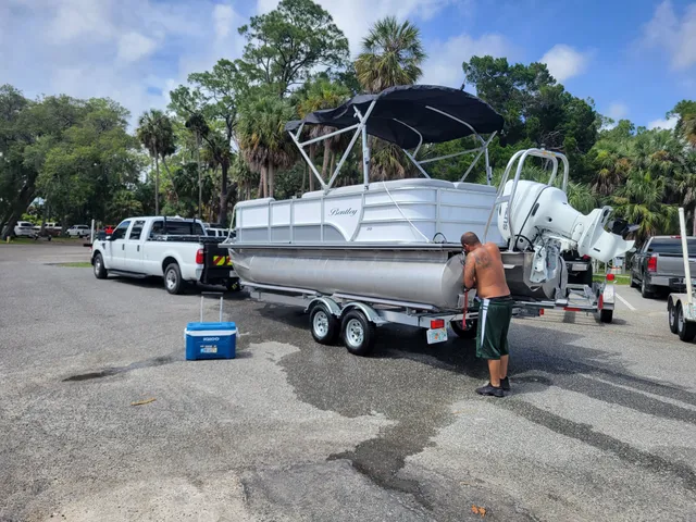 Rent a ENCORE BENTLEY pontoon in Shady Hills, FL near me