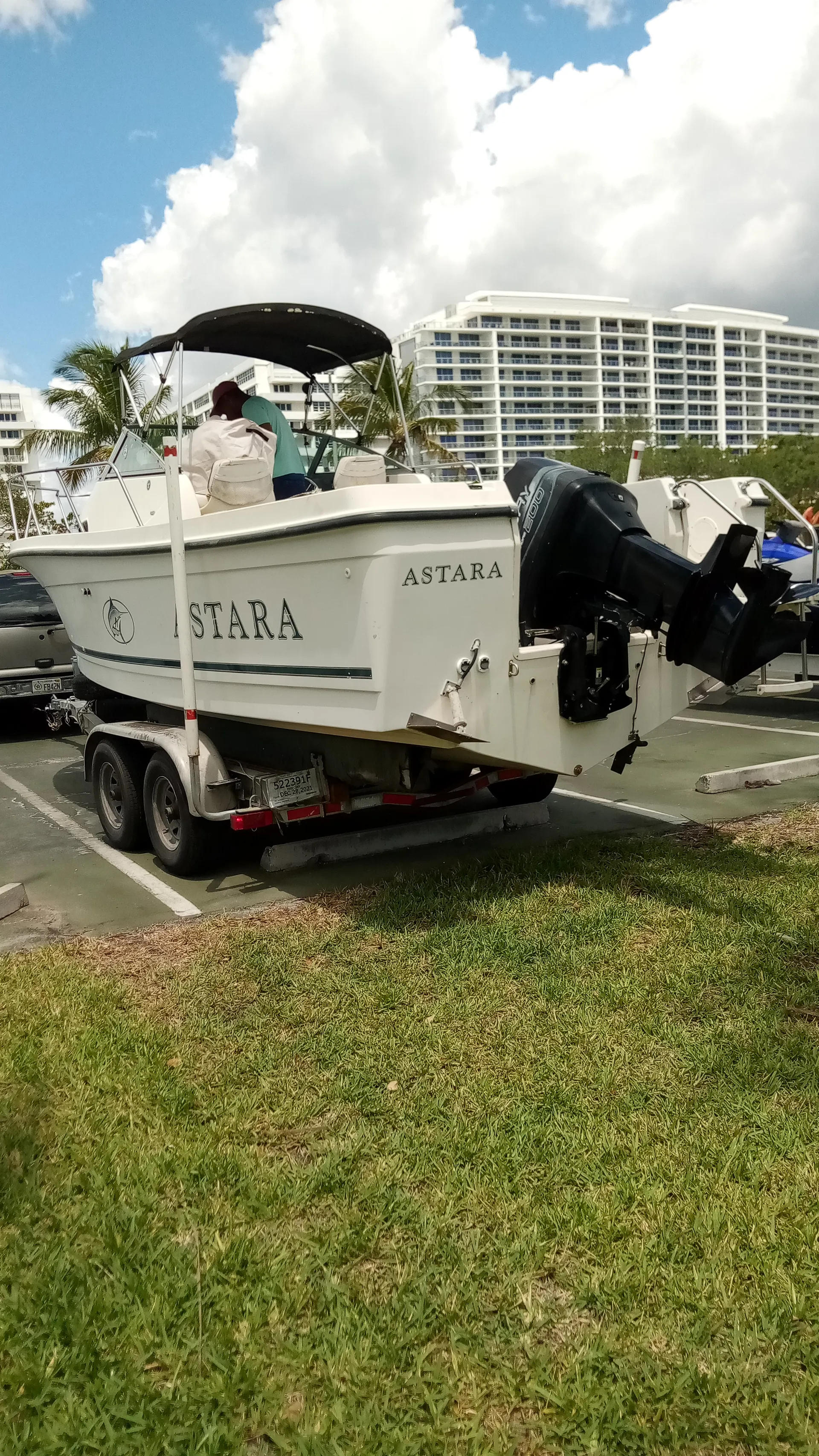 Bayliner Trophy 2302  in Fort Lauderdale, FL — photo 3