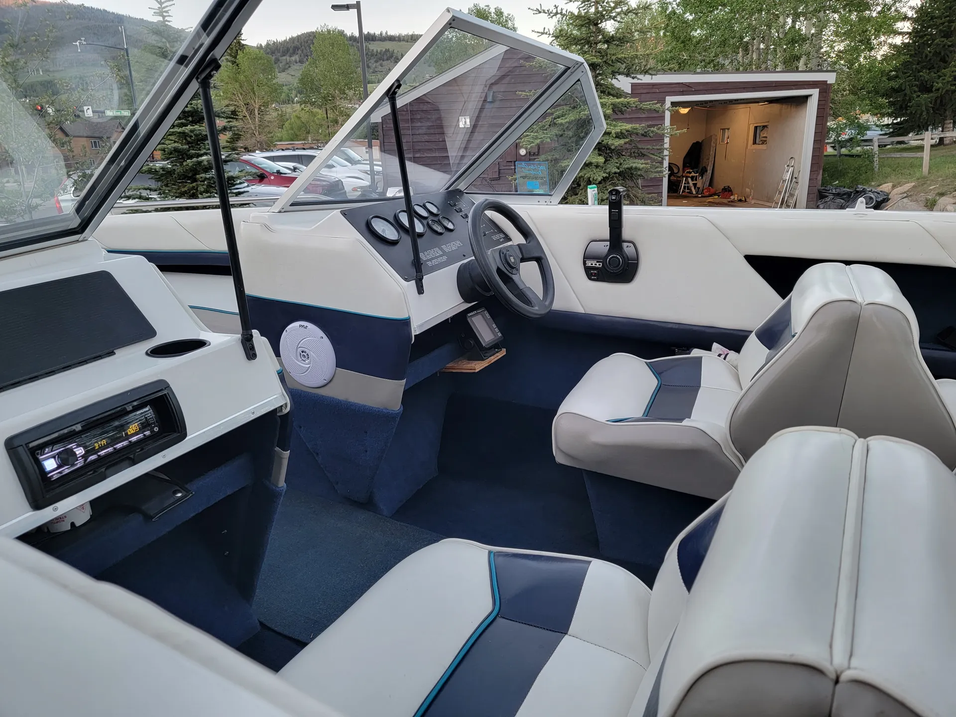 Bayliner 1950 Capri Classic  in Breckenridge, CO — photo 6