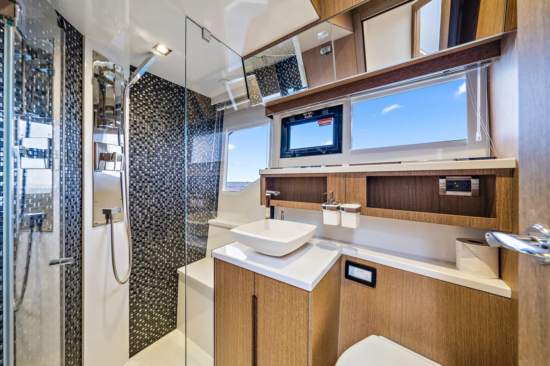 Charter the 2019 Galeon 500 Yacht - Sea Whisperer