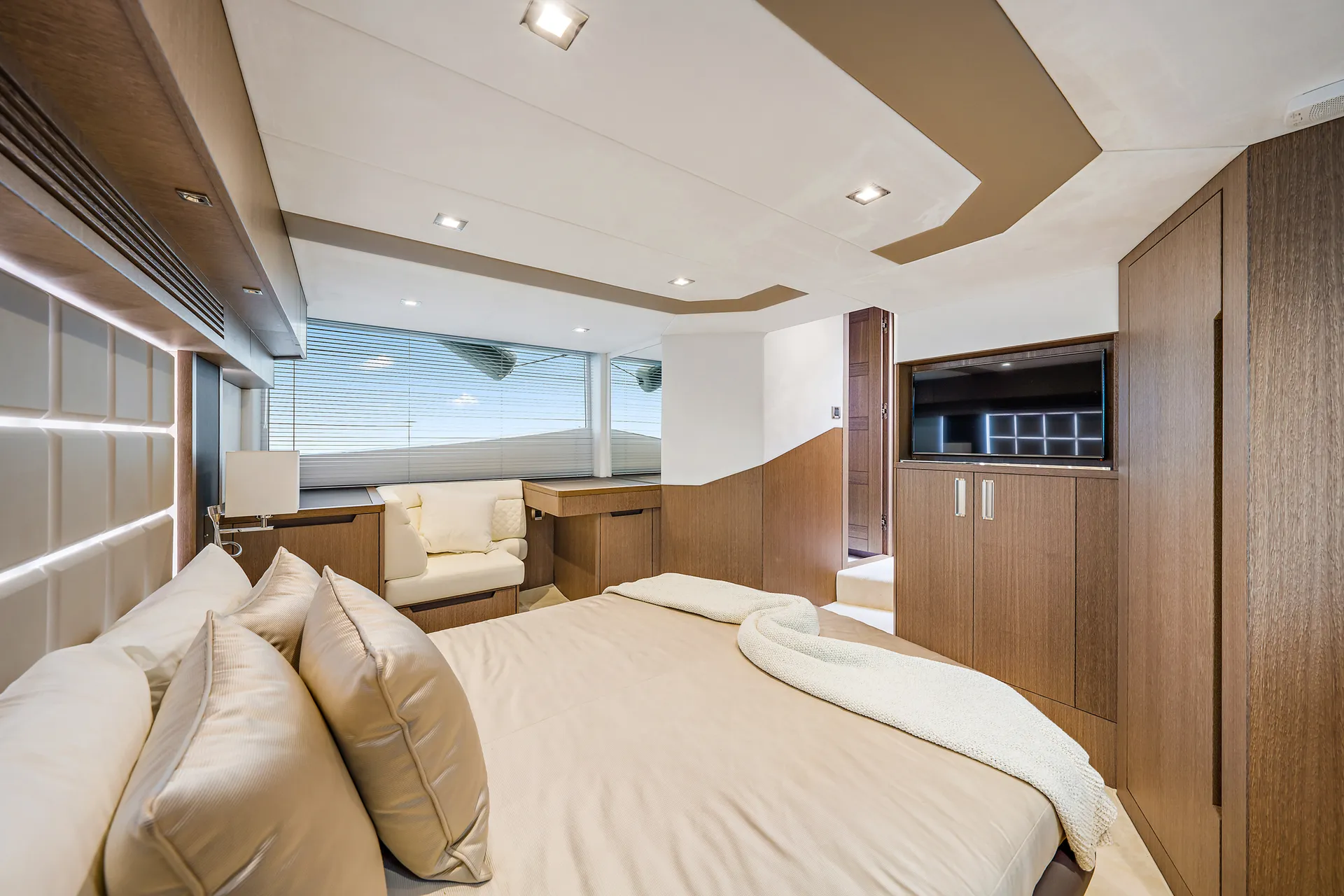 Charter the 2019 Galeon 500 Yacht - Sea Whisperer