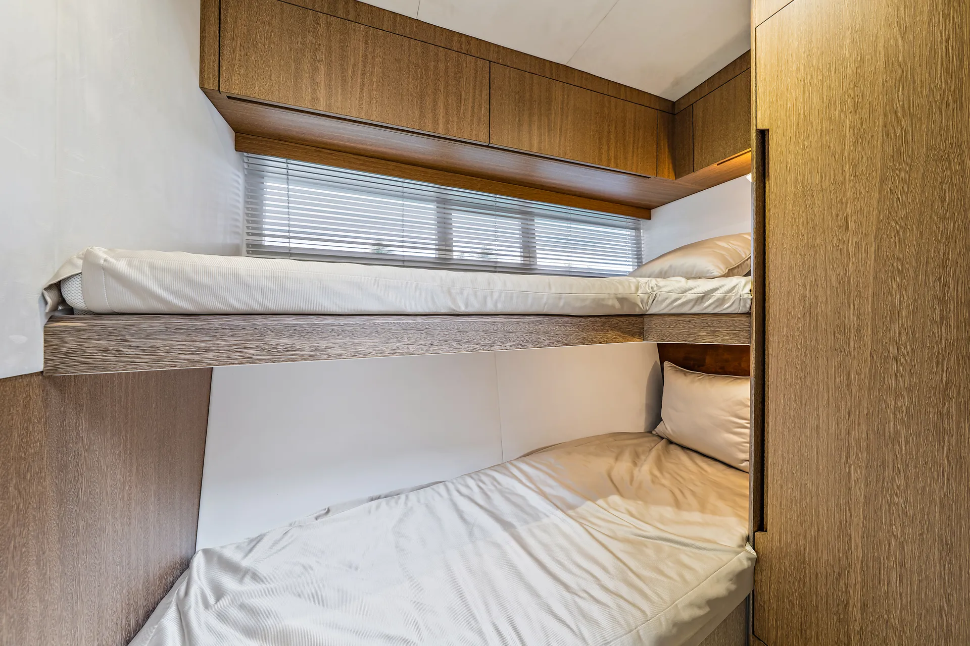 Charter the 2019 Galeon 500 Yacht - Sea Whisperer