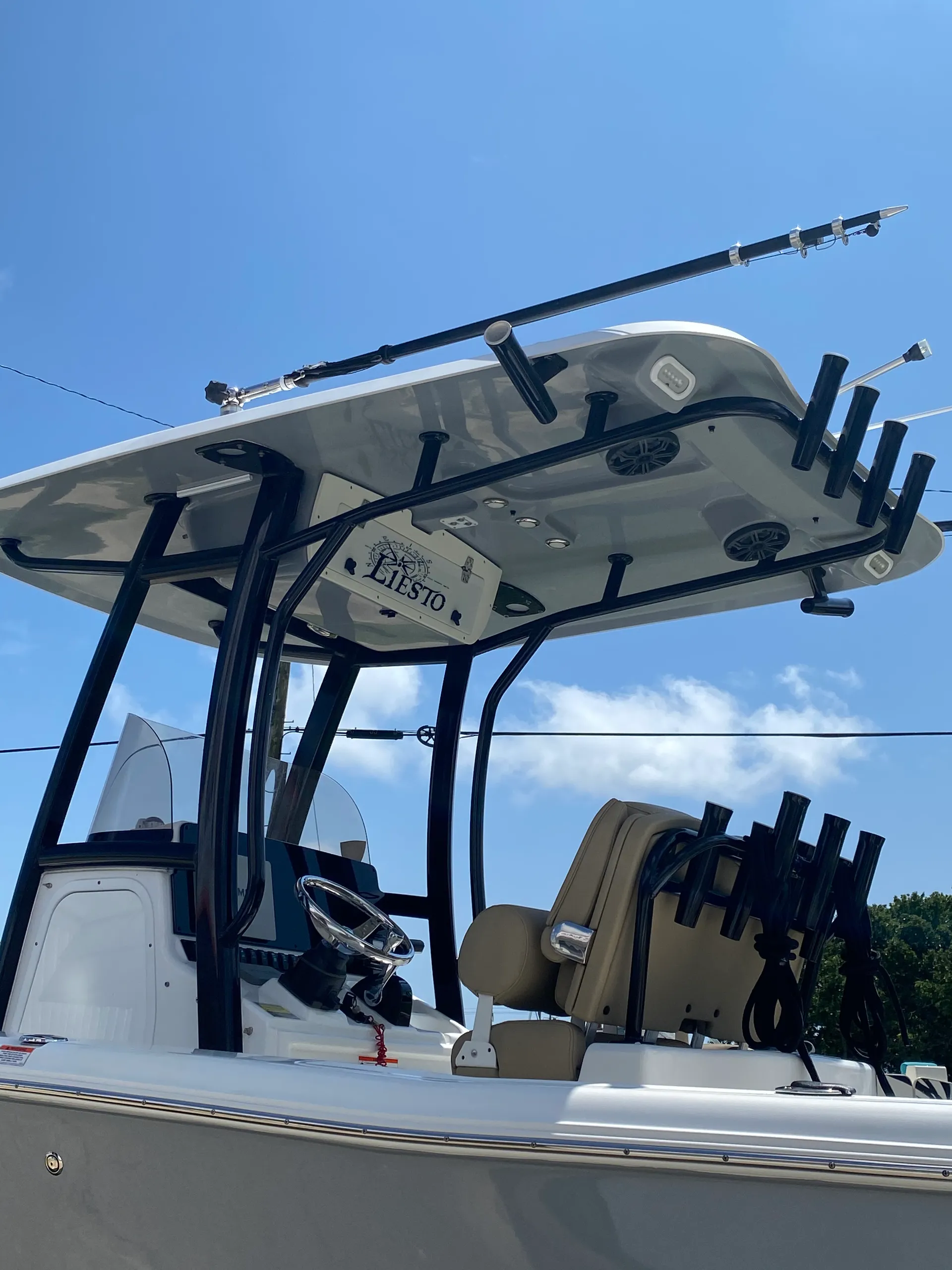 SEA HUNT BOATS ULTRA 235 SE in Bayboro, NC — photo 2