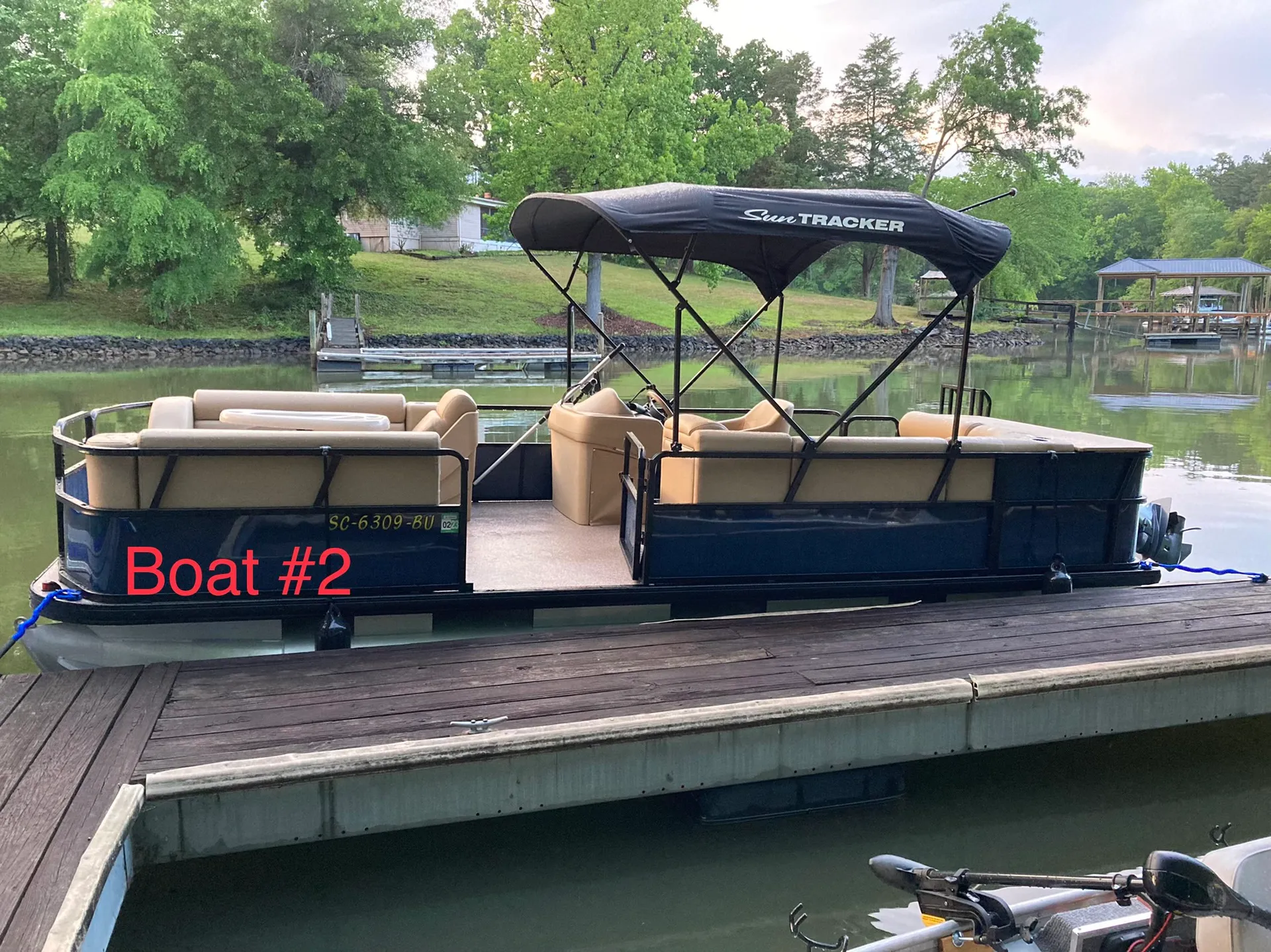 Lake Wylie Cruzin #2- FREE Gas/Ice -Will Deliver to Air BnB/Lake House