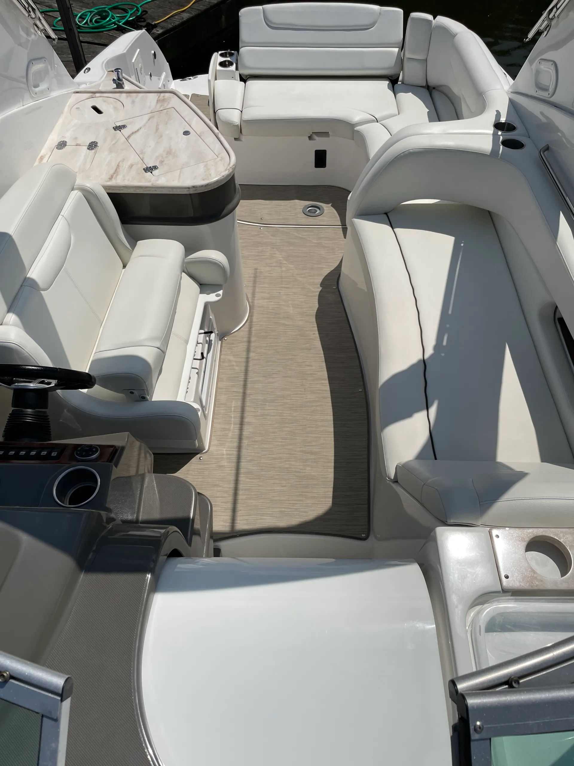 Rinker Boats 290 Express Cruiser in Stamford, CT — photo 3