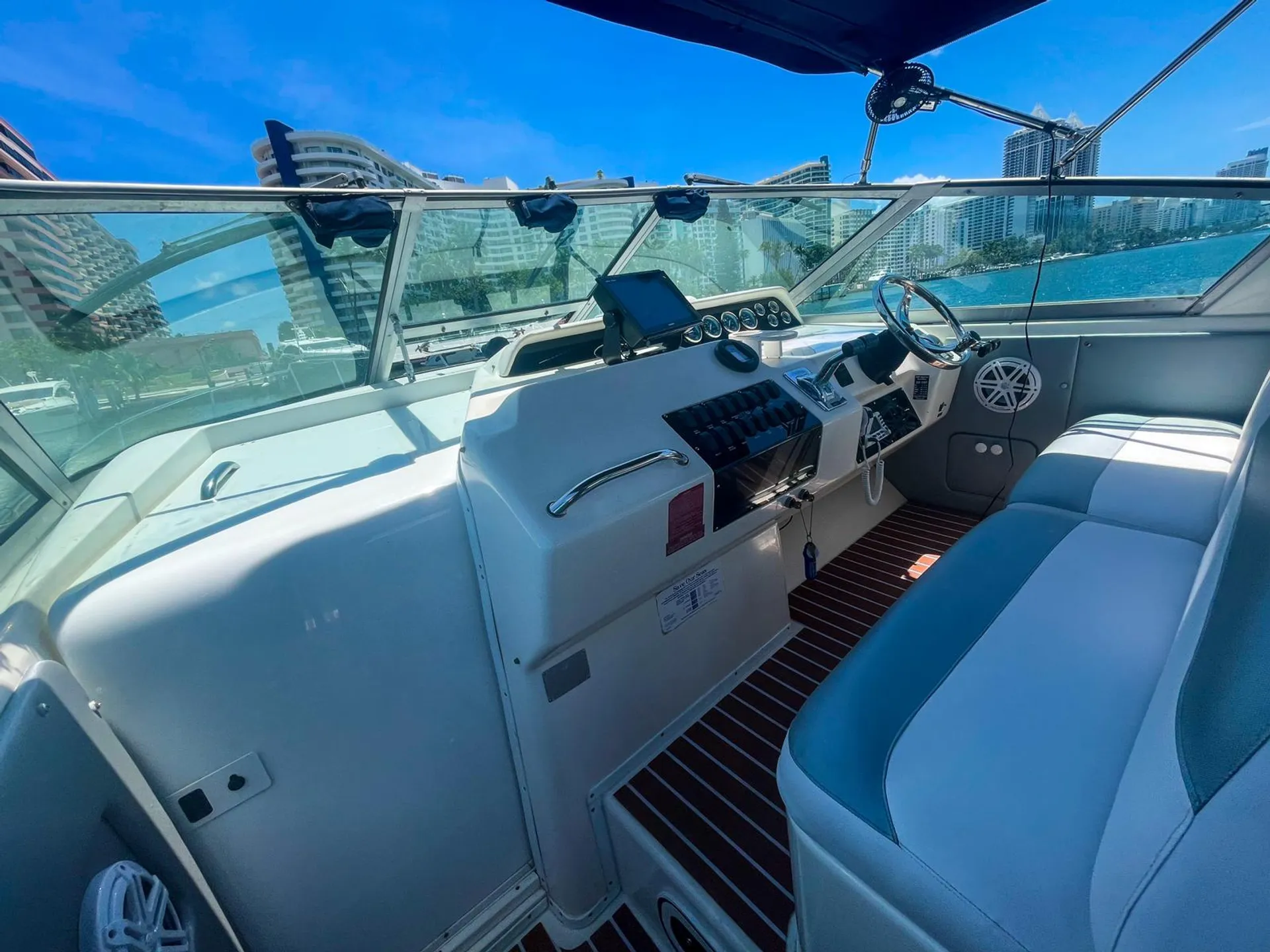 Sea Ray Boats IO1074645 in Miami, FL — photo 10