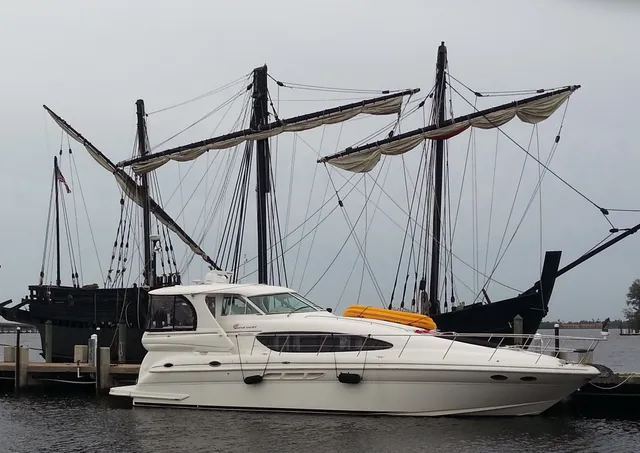Rent a Sea Ray Boats cruiser in Fort Myers Beach, FL near me