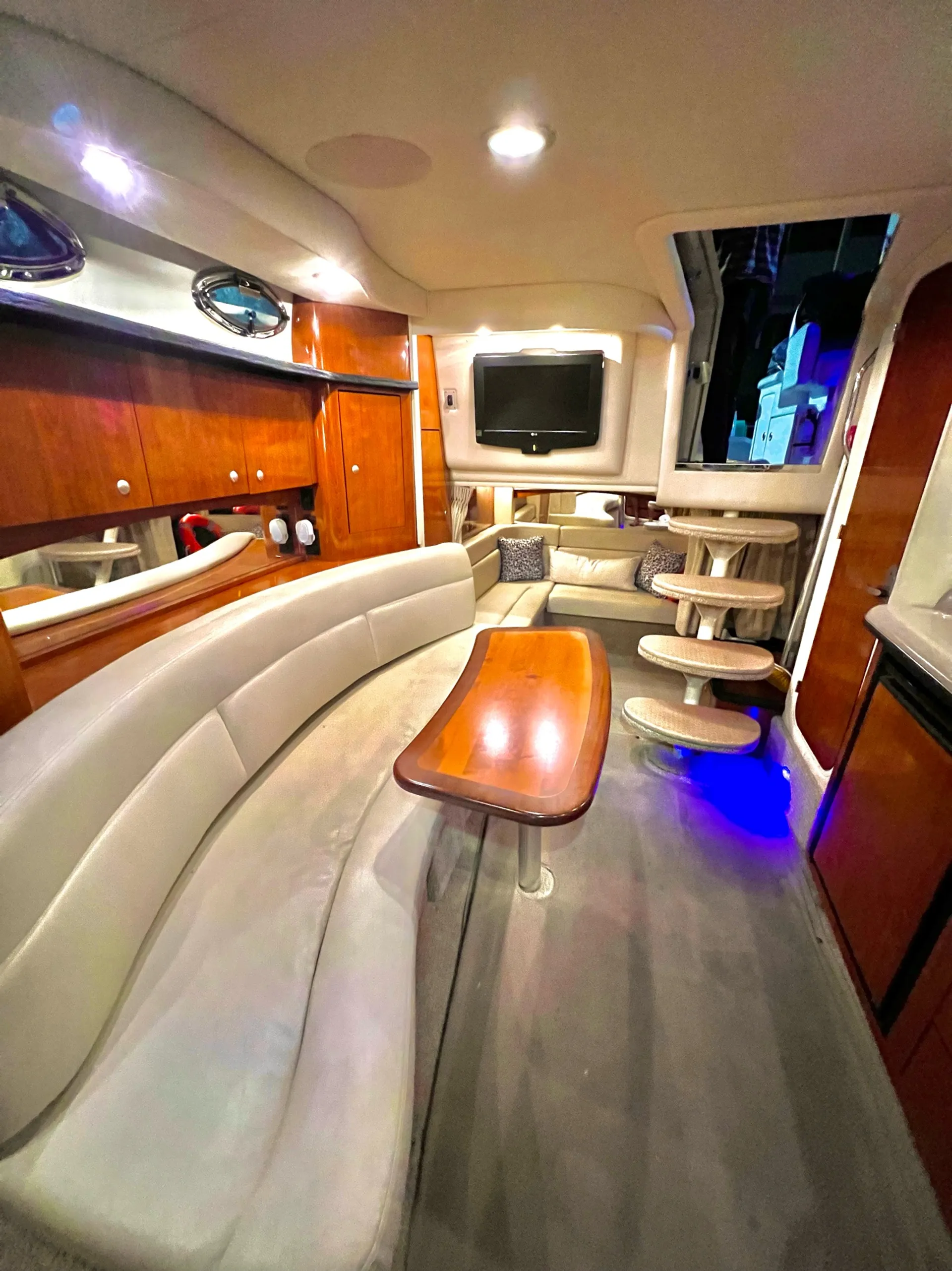 Sea Ray IO1126401 in Fort Lauderdale, FL — photo 10