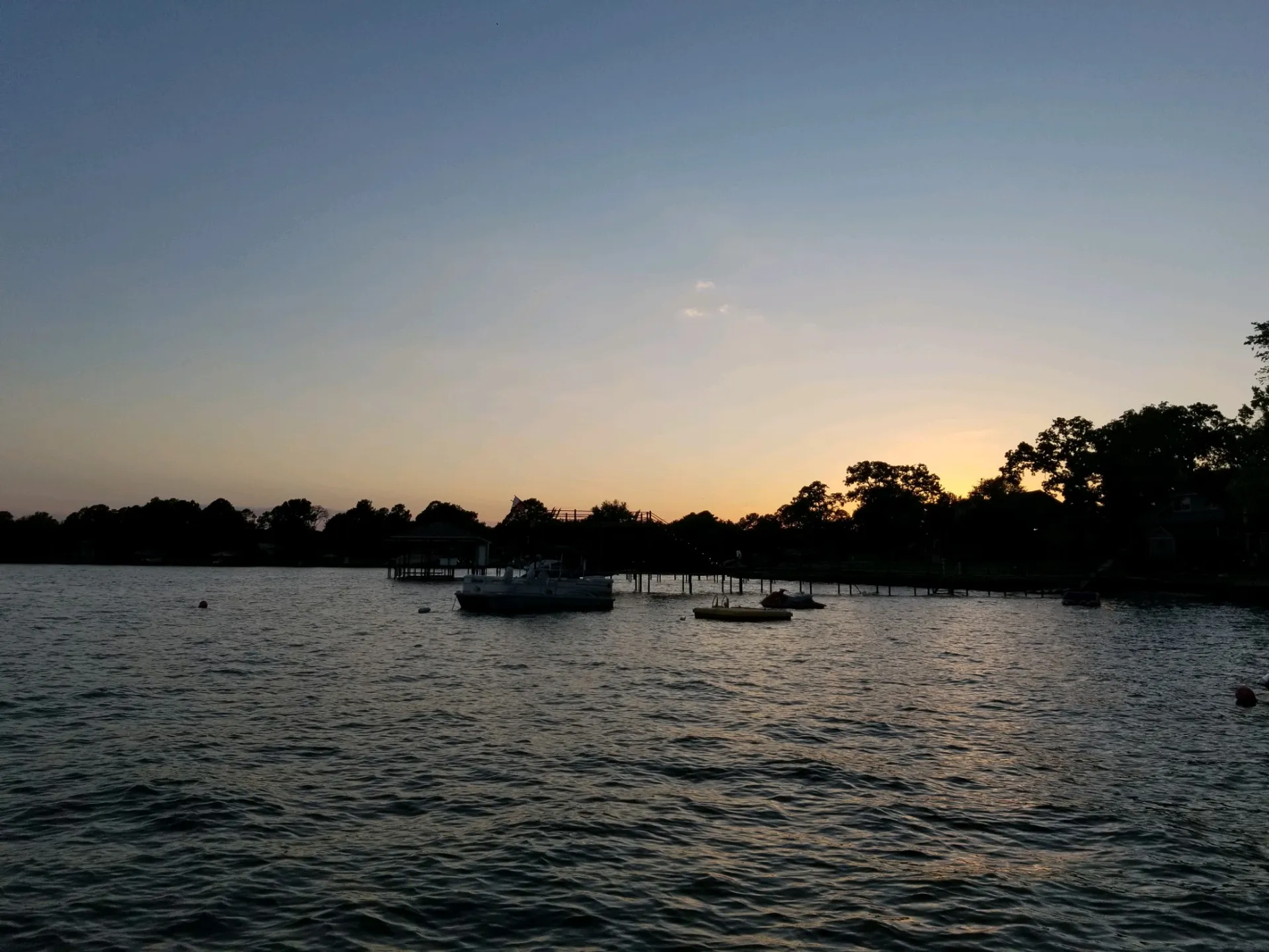 24 Foot pontoon boat for rent on Cedar Creek Lake 