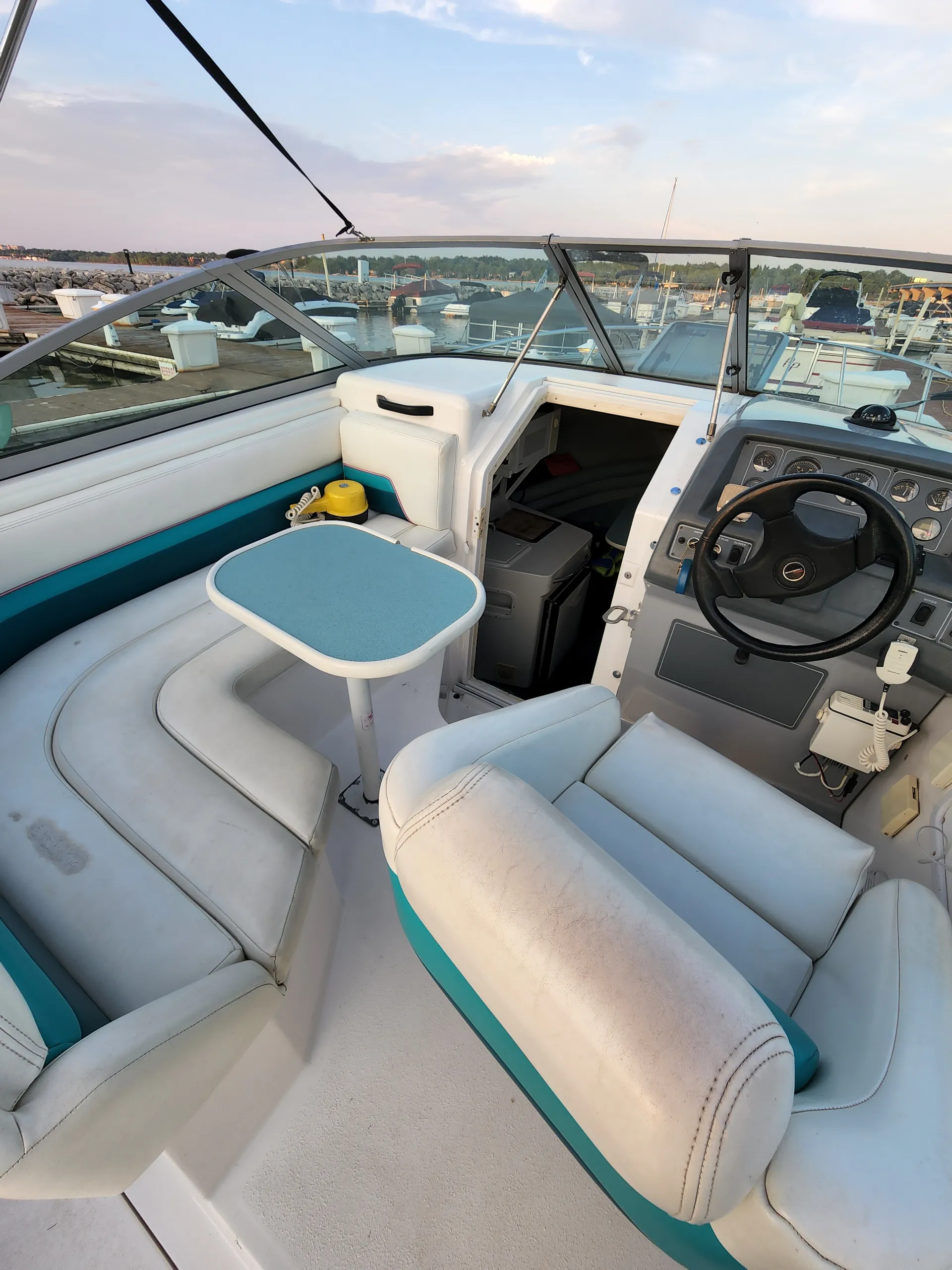 Chaparral Boats 24 Signature in Chicago, IL — photo 2