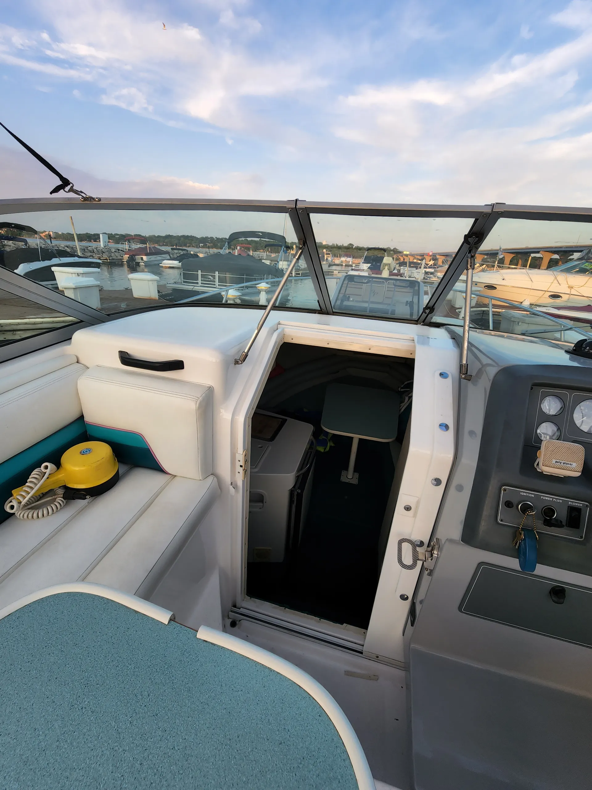 Chaparral Boats 24 Signature in Chicago, IL — photo 5