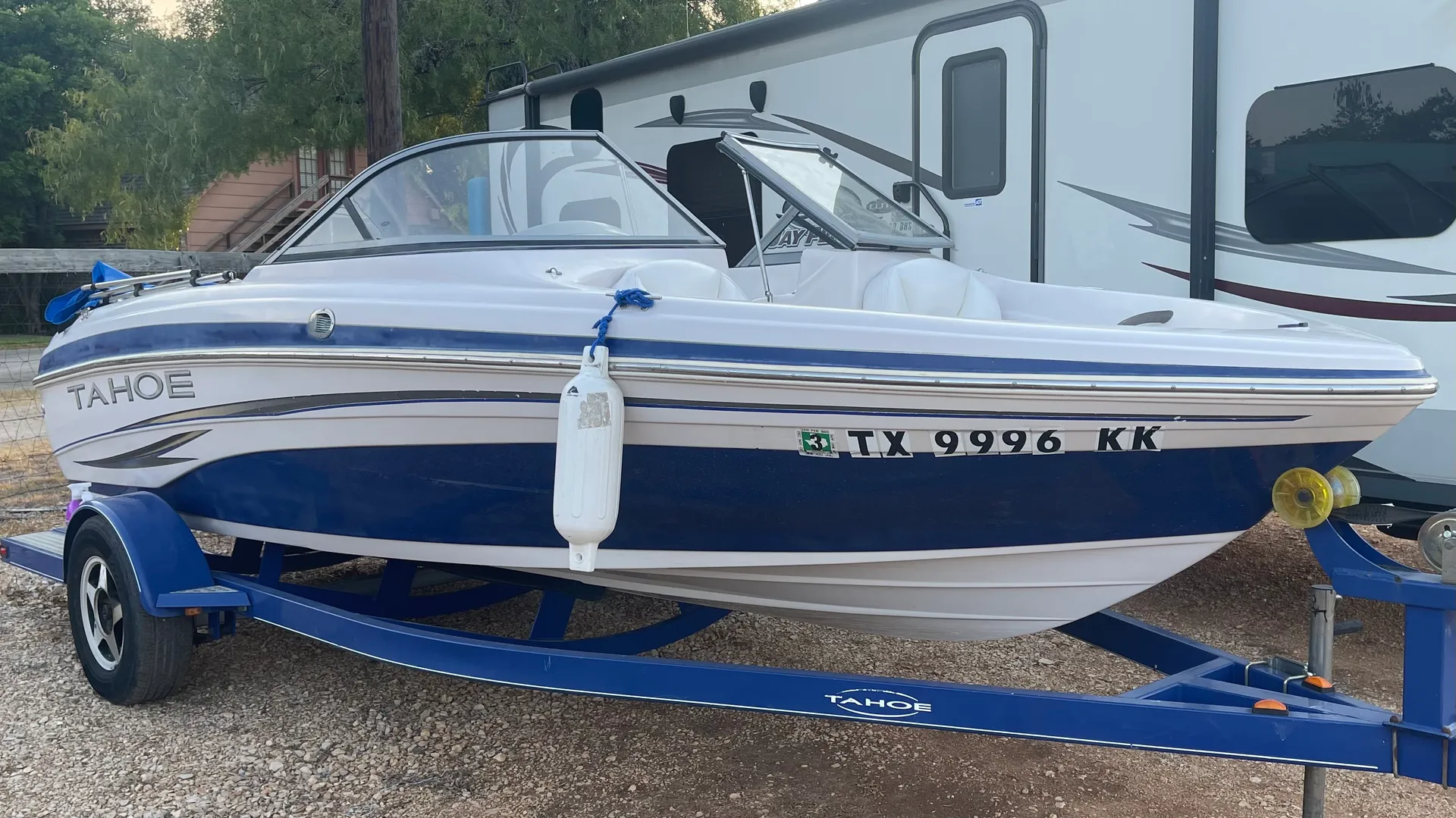 Tahoe by Tracker Marine Q4SF Ski/Fish W/90ELPTO  in New Braunfels, TX — photo 2