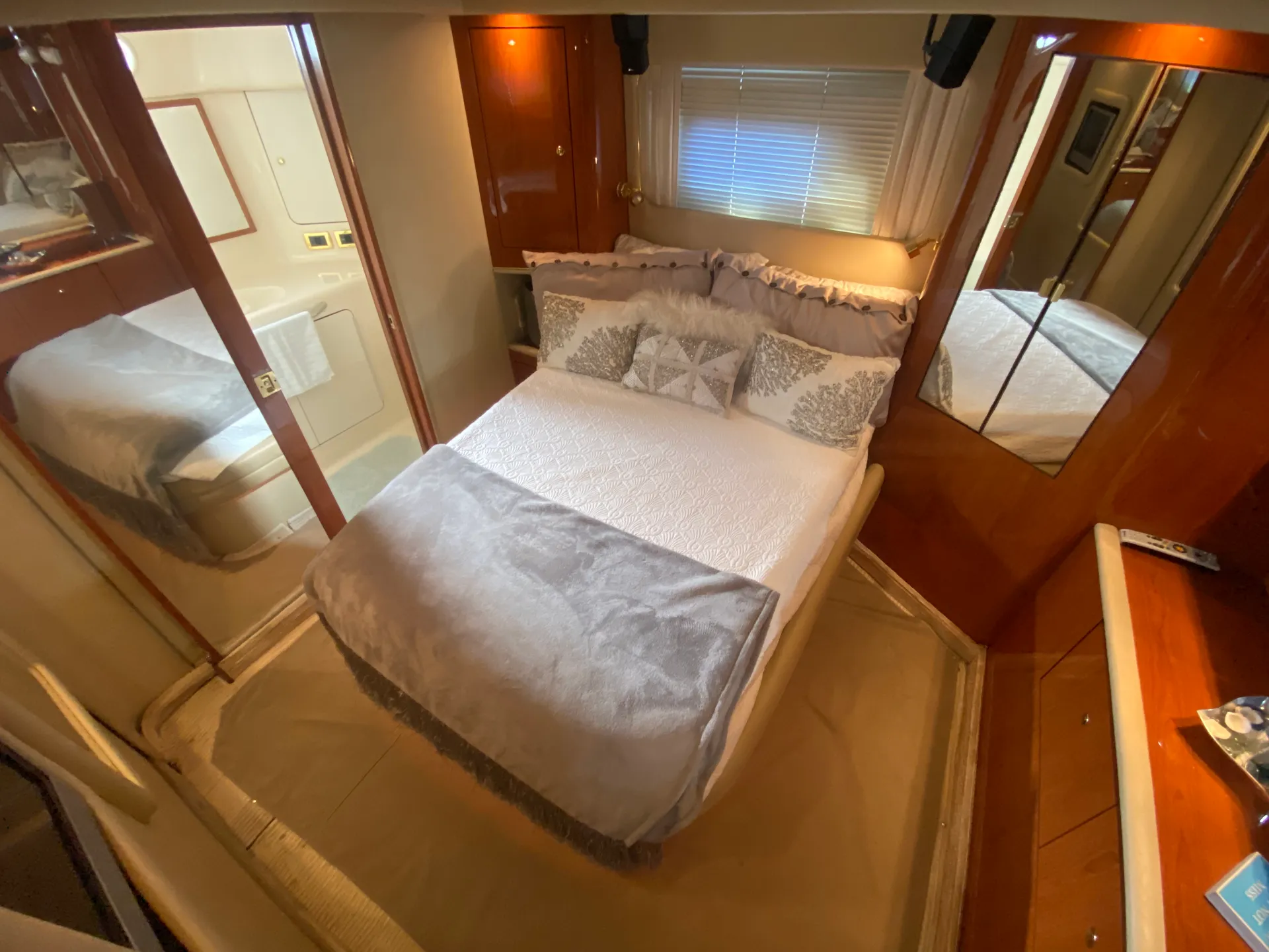 Sea Ray Boats IO1101495 in Fort Lauderdale, FL — photo 6